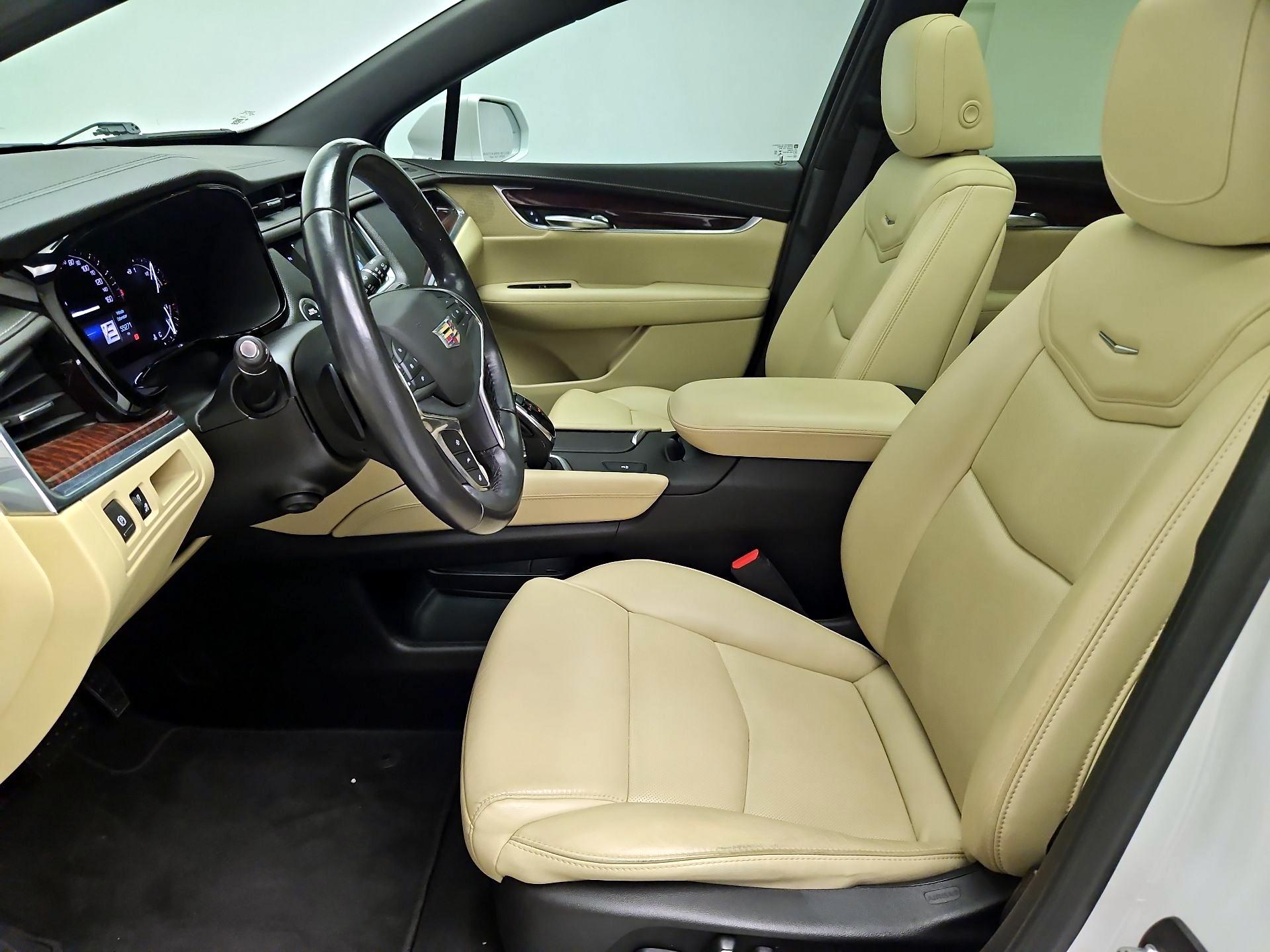 Thumbnail: 2018 Cadillac XT5 - 11