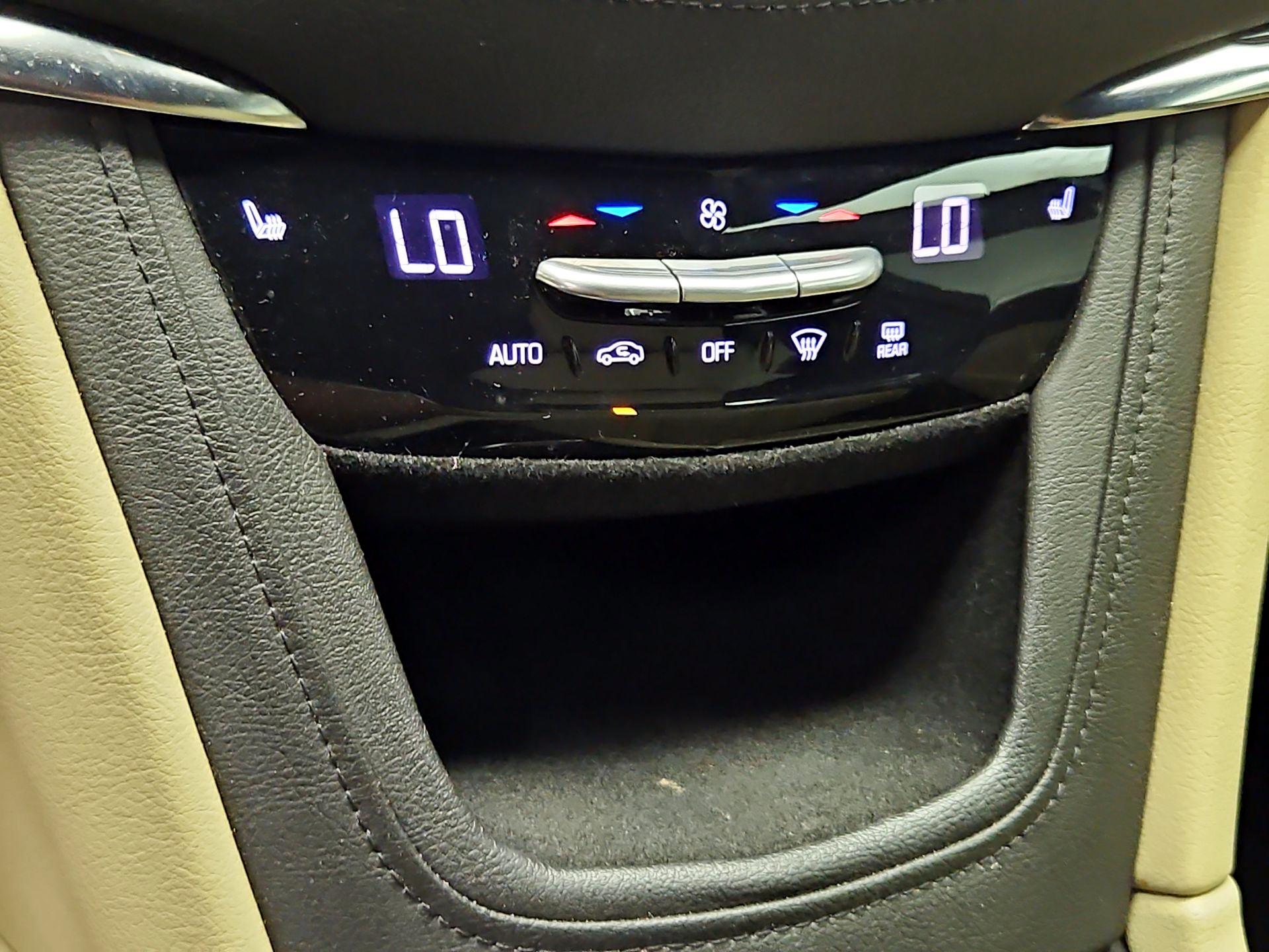 Thumbnail: 2018 Cadillac XT5 - 17