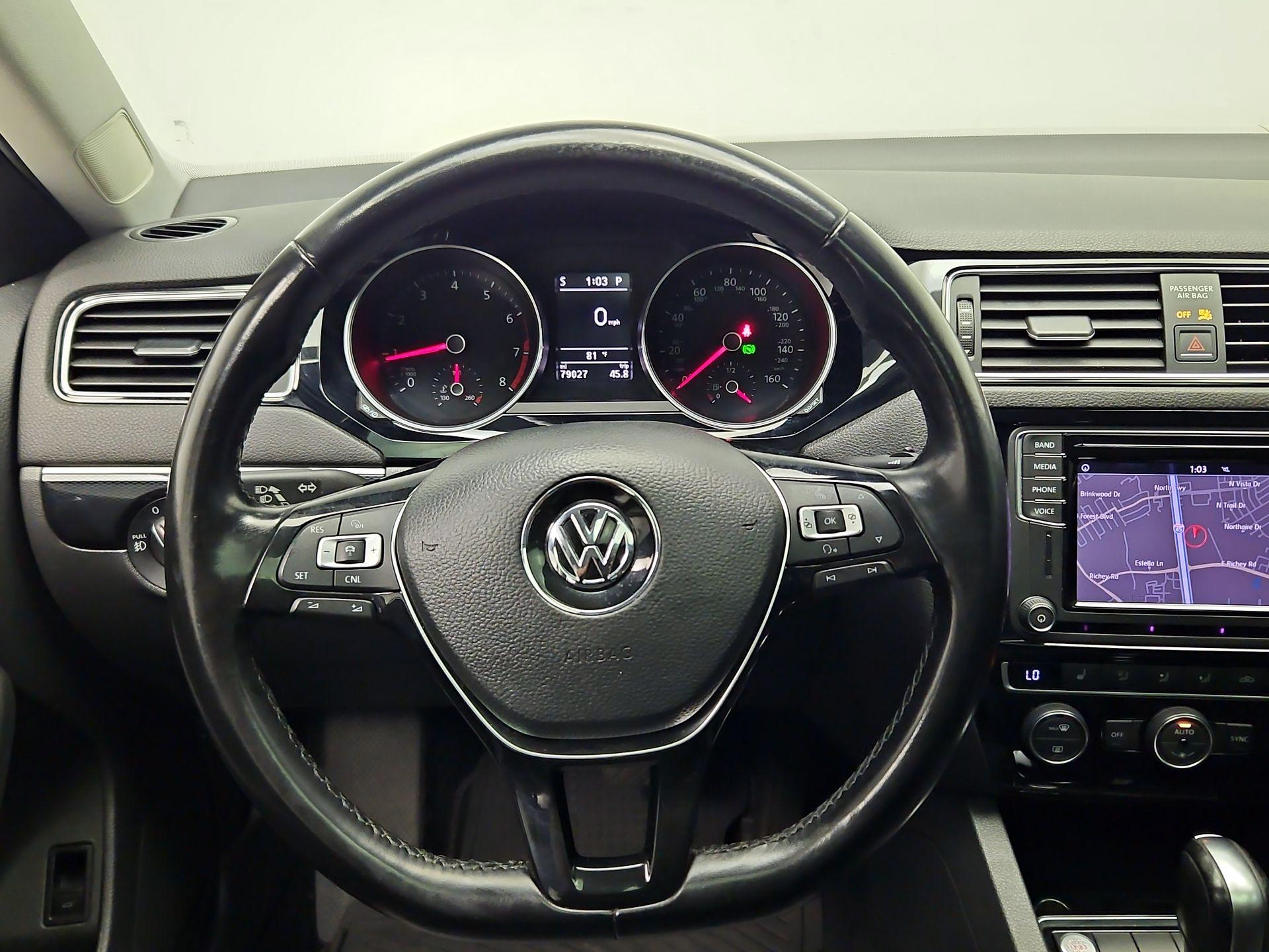 Thumbnail: 2017 Volkswagen Jetta - 10