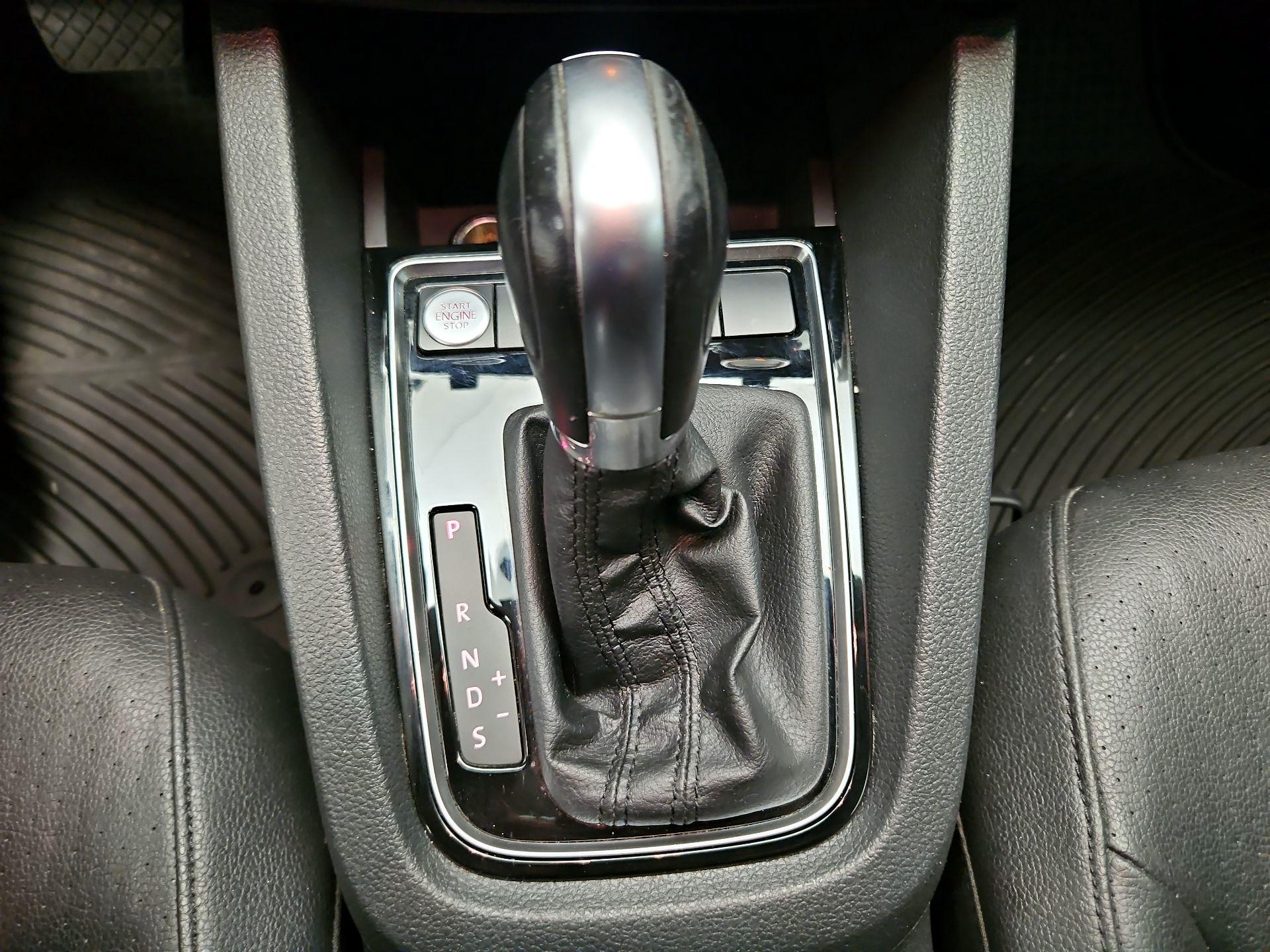 Thumbnail: 2017 Volkswagen Jetta - 18