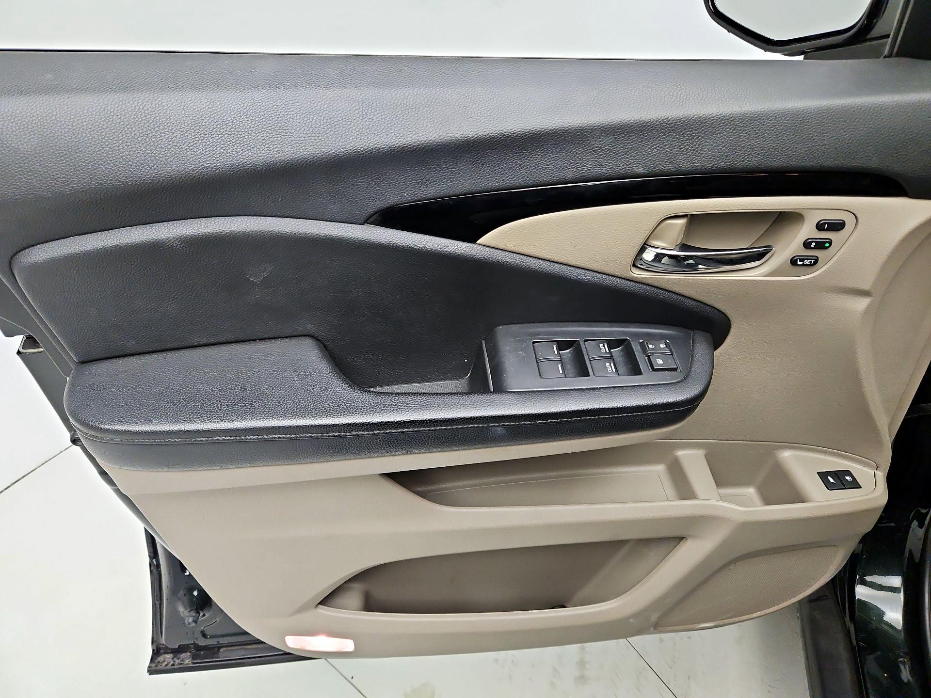 Thumbnail: 2021 Honda Pilot - 12