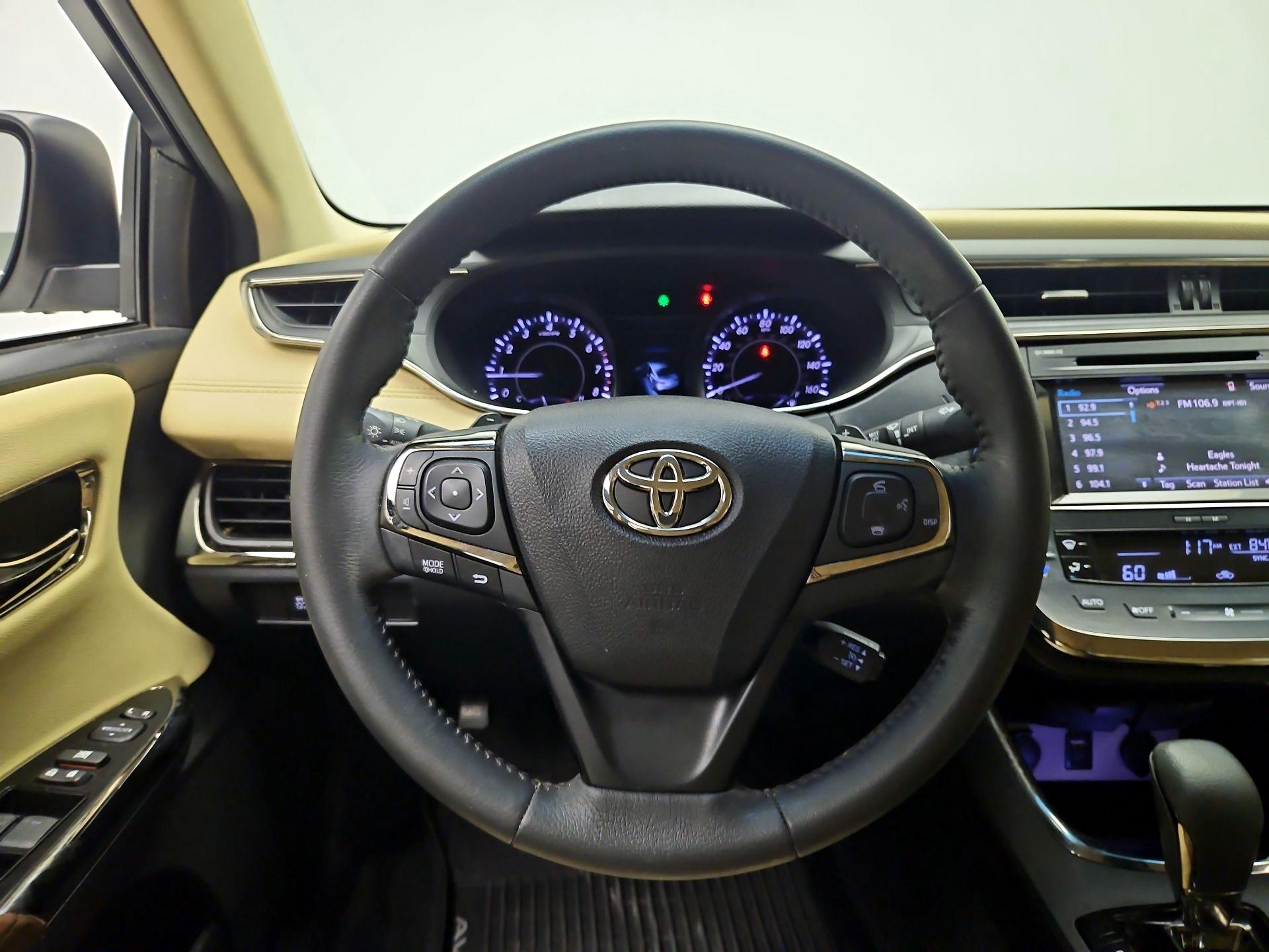 Thumbnail: 2016 Toyota Avalon - 10