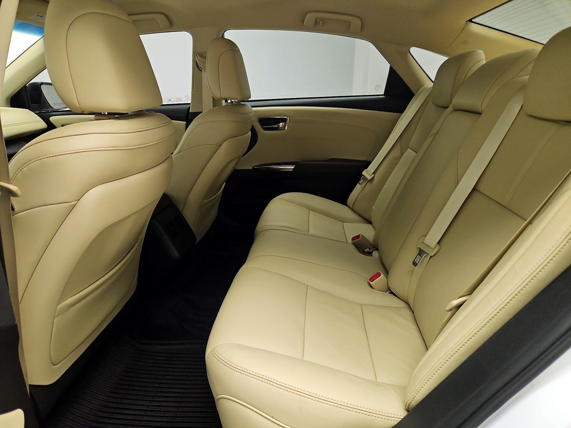 Thumbnail: 2016 Toyota Avalon - 17