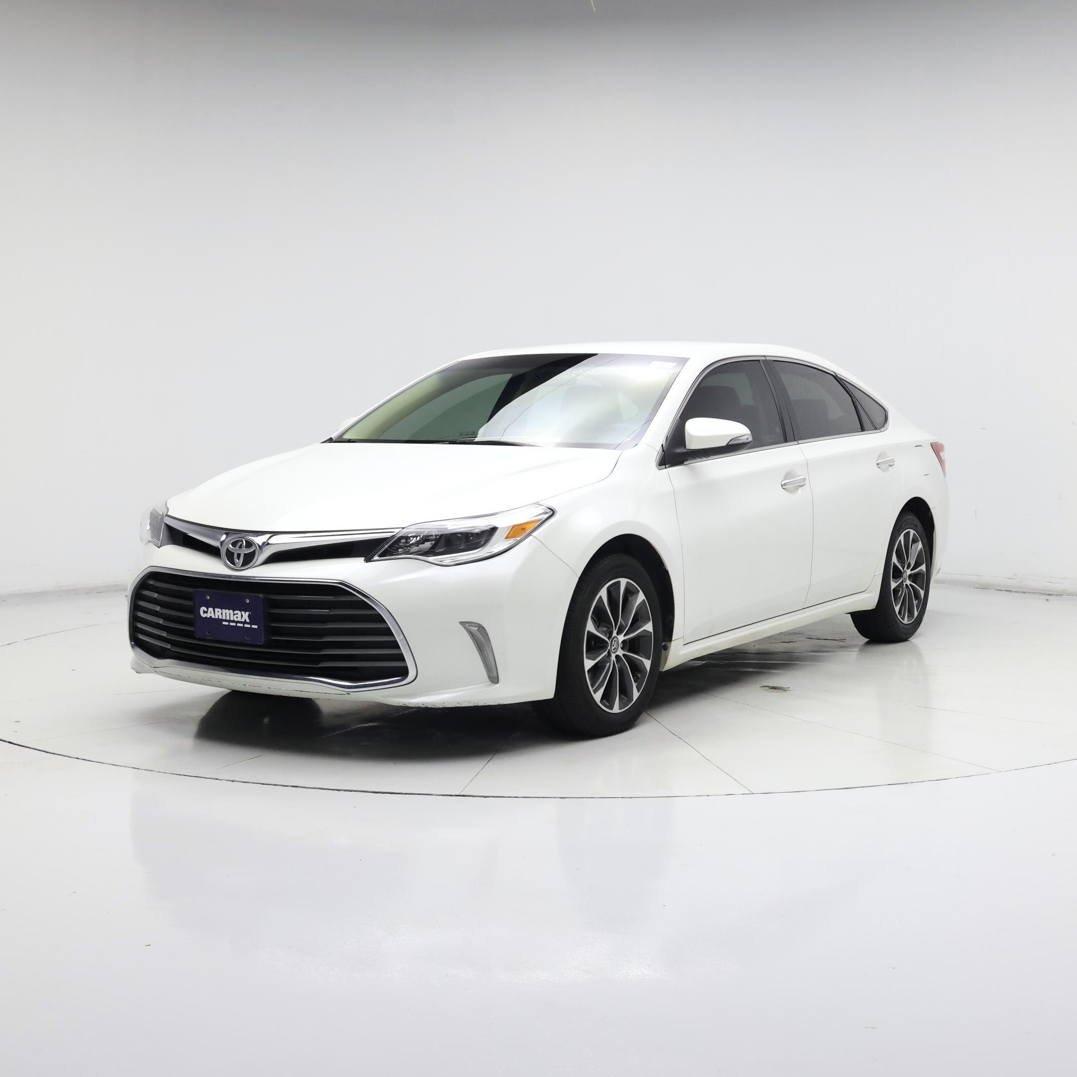 Thumbnail: 2016 Toyota Avalon - 4