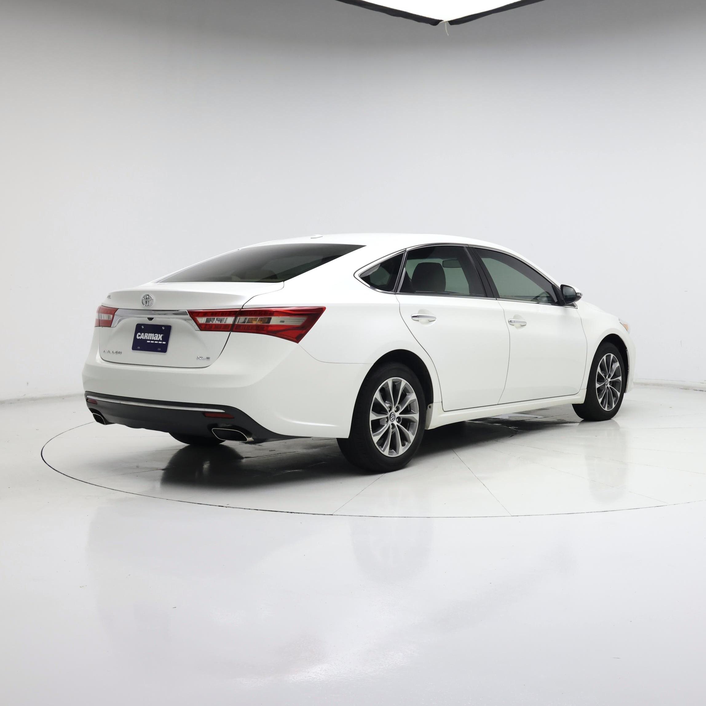 Thumbnail: 2016 Toyota Avalon - 8