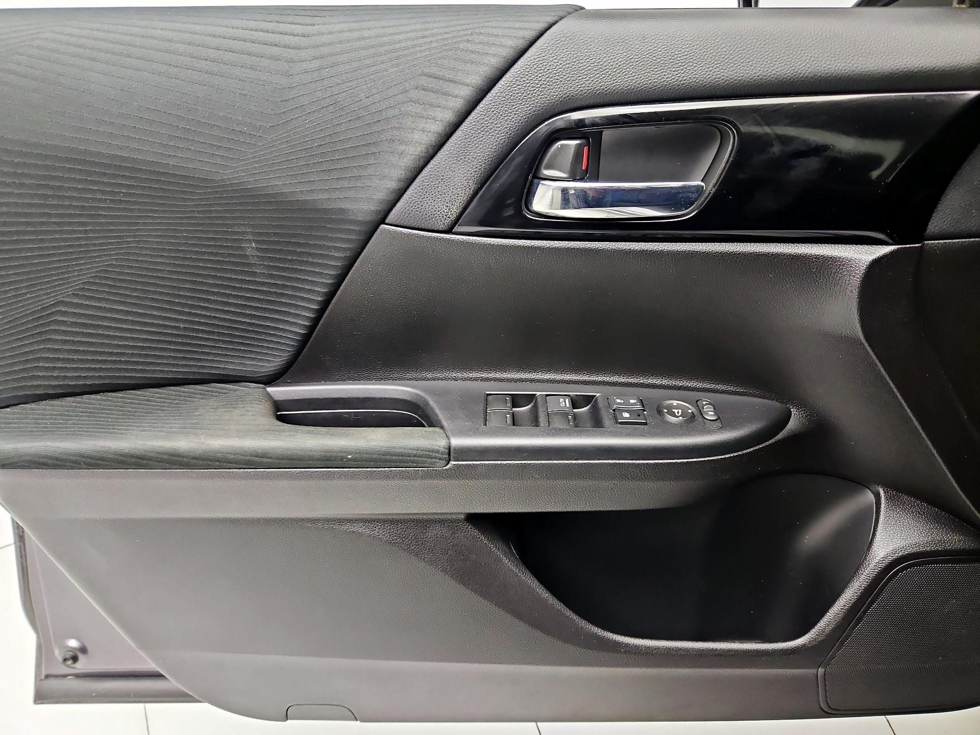 Thumbnail: 2017 Honda Accord - 12