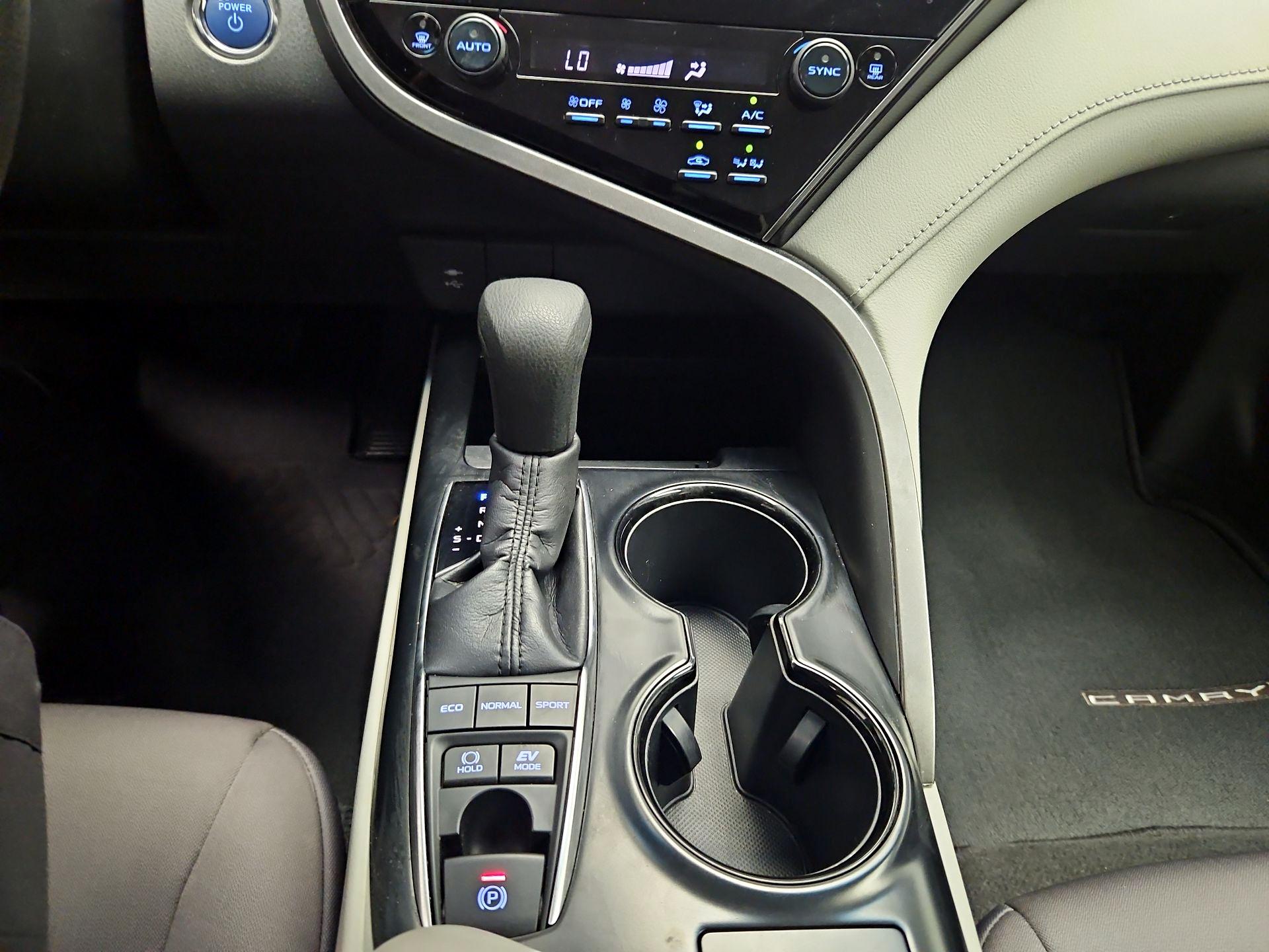 Thumbnail: 2019 Toyota Camry - 16