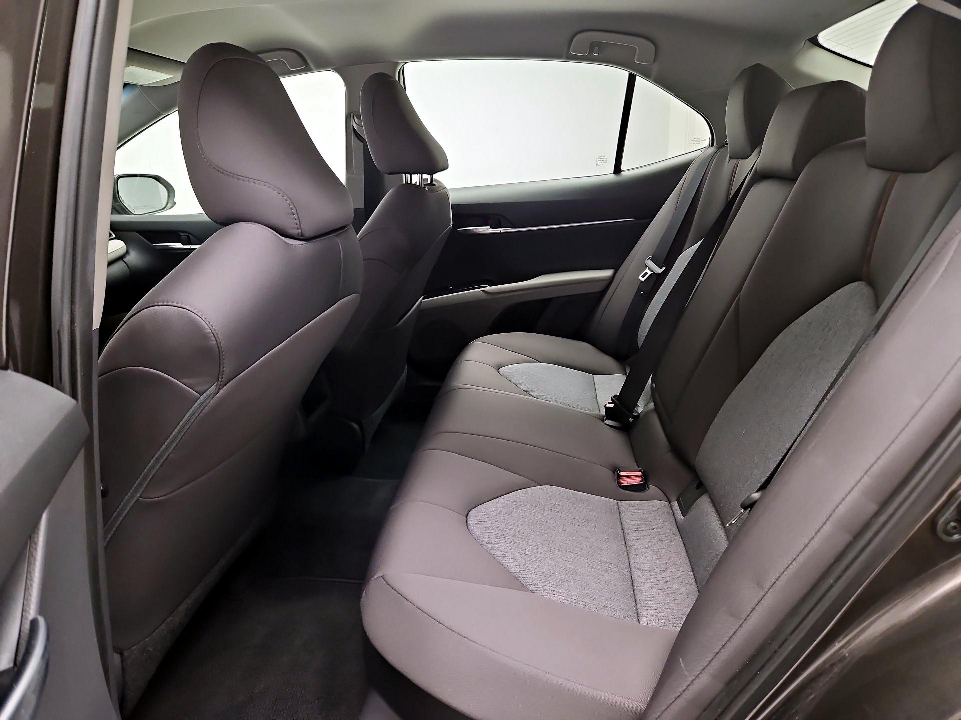 Thumbnail: 2019 Toyota Camry - 17