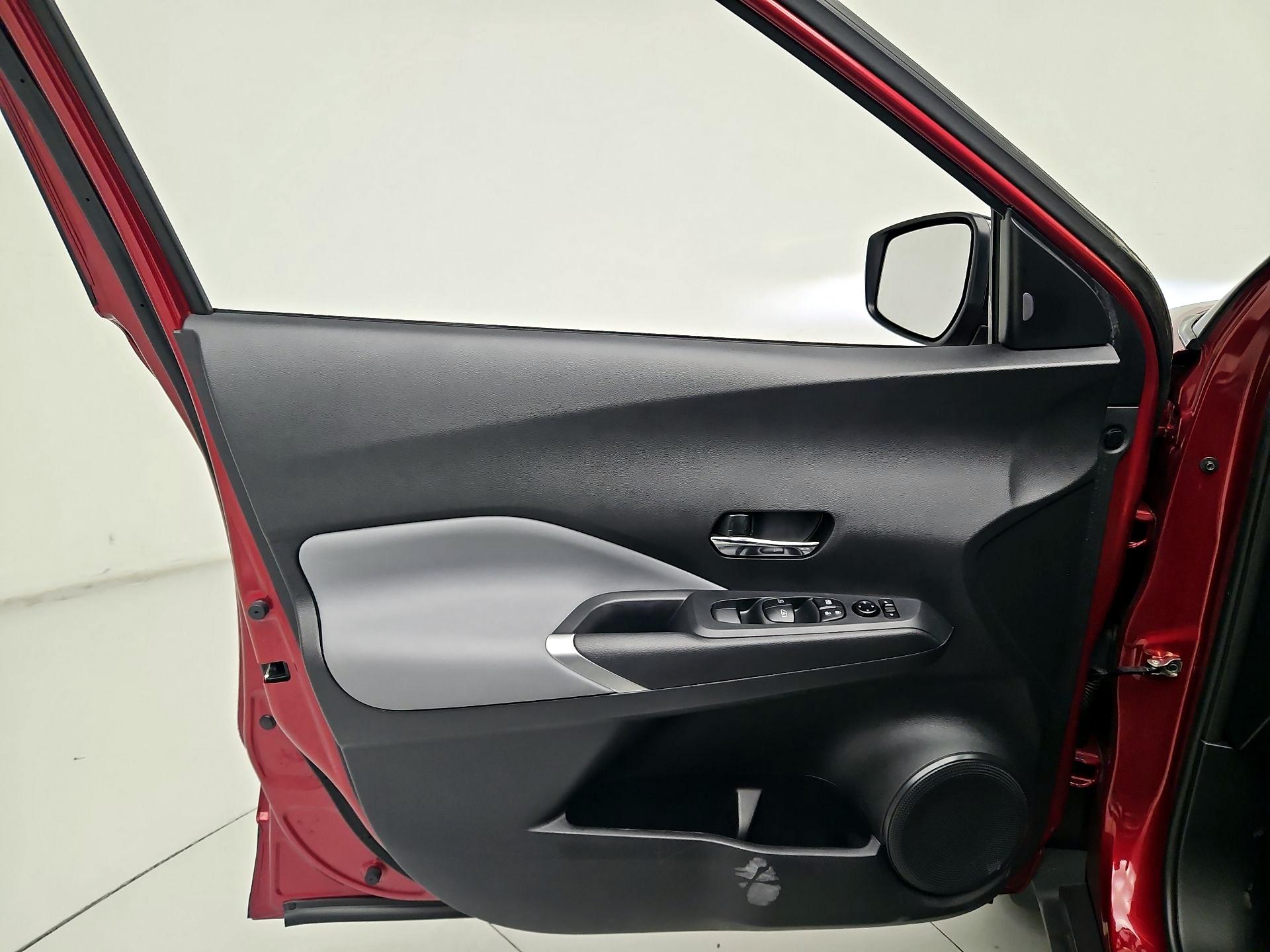 Thumbnail: 2023 Nissan Kicks - 12