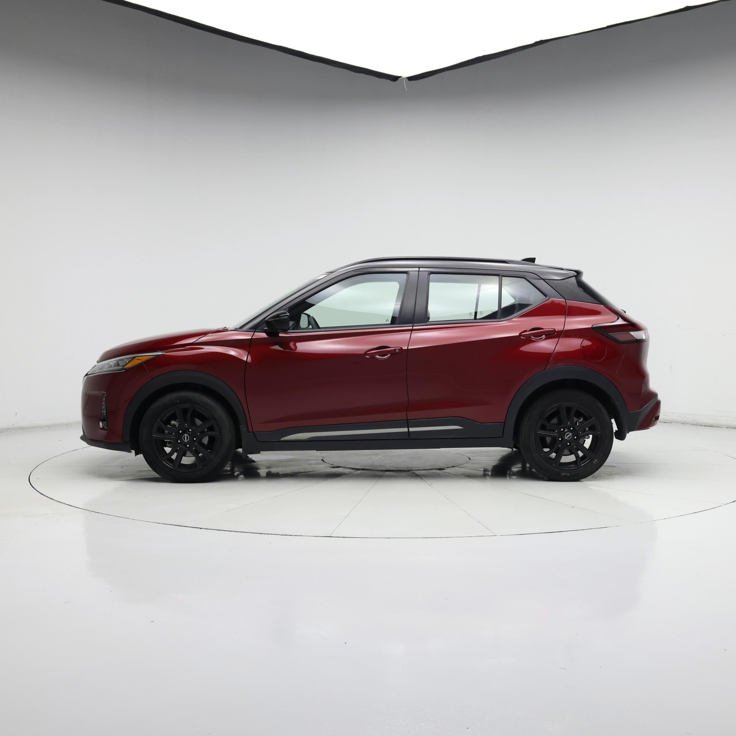Thumbnail: 2023 Nissan Kicks - 3