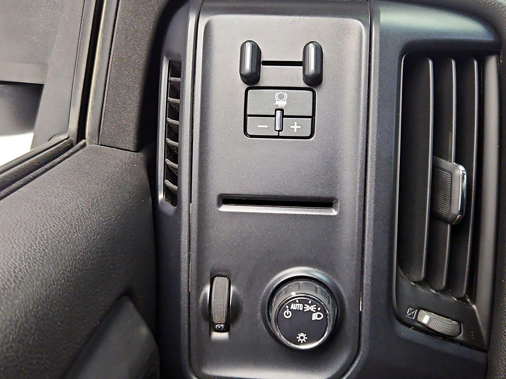 Thumbnail: 2016 Chevrolet Silverado 2500 - 13