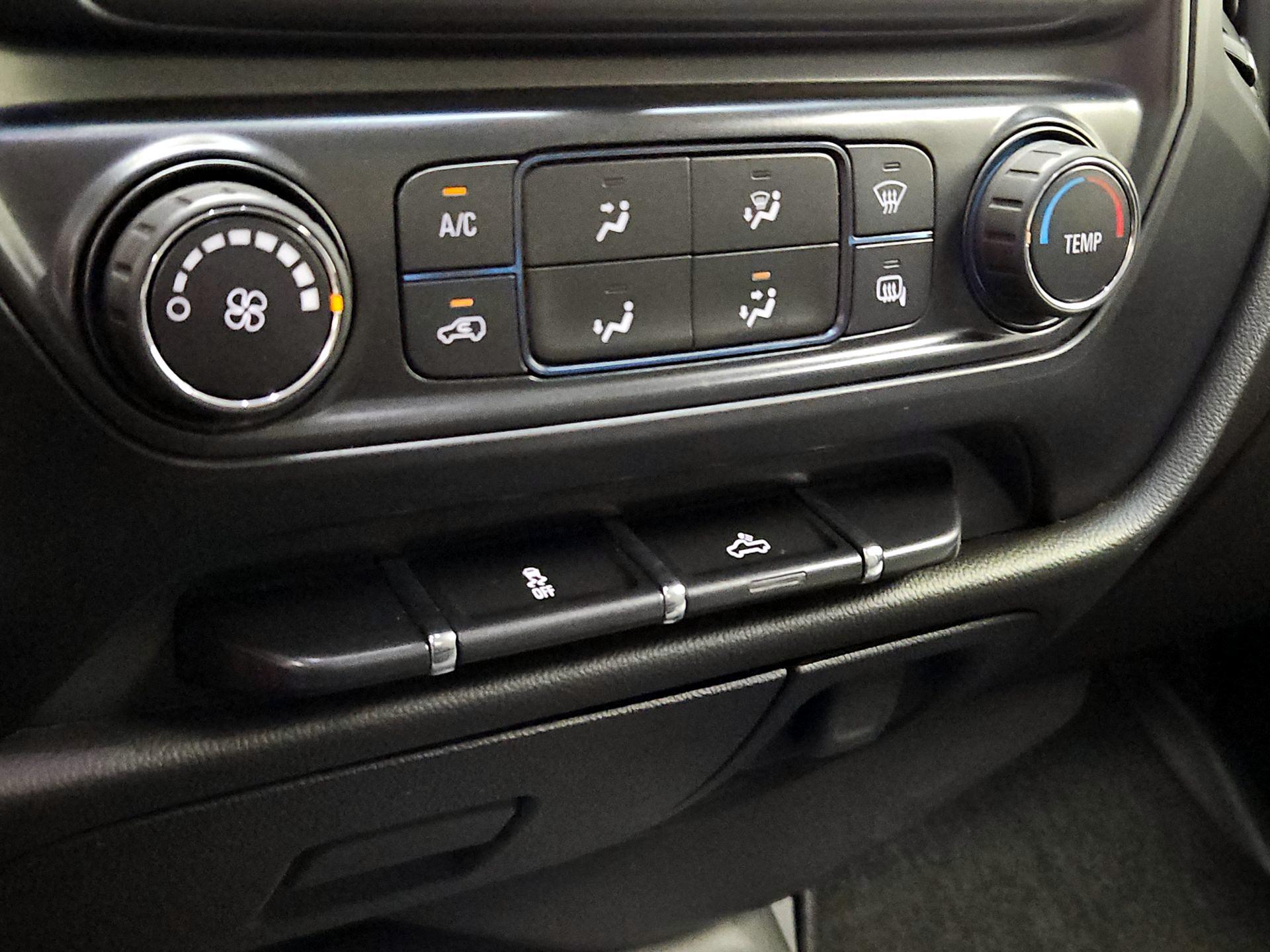 Thumbnail: 2016 Chevrolet Silverado 2500 - 16