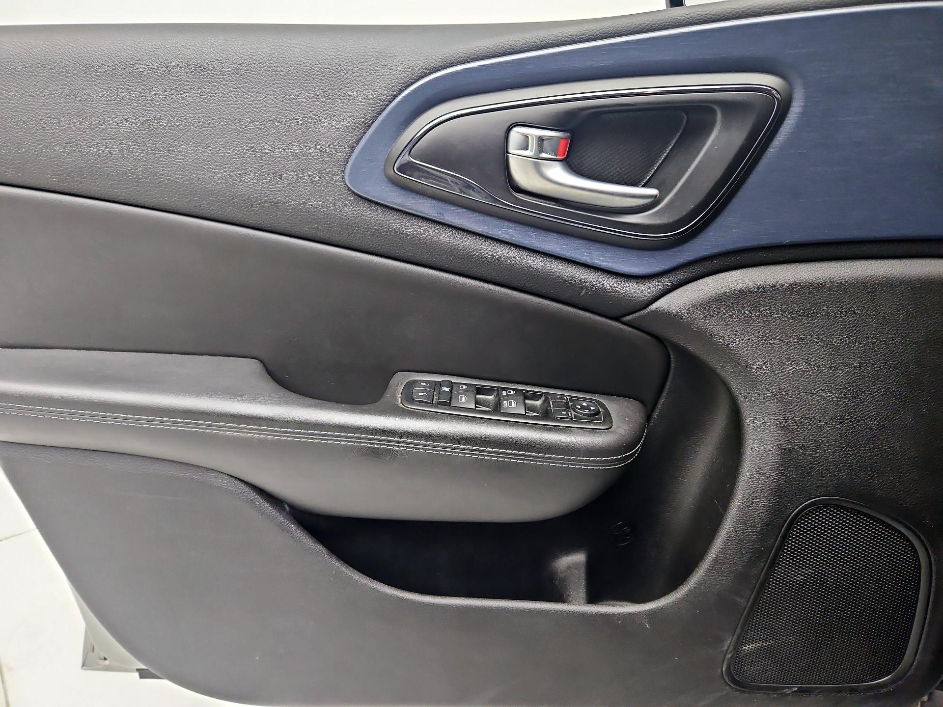 Thumbnail: 2015 Chrysler 200 - 12