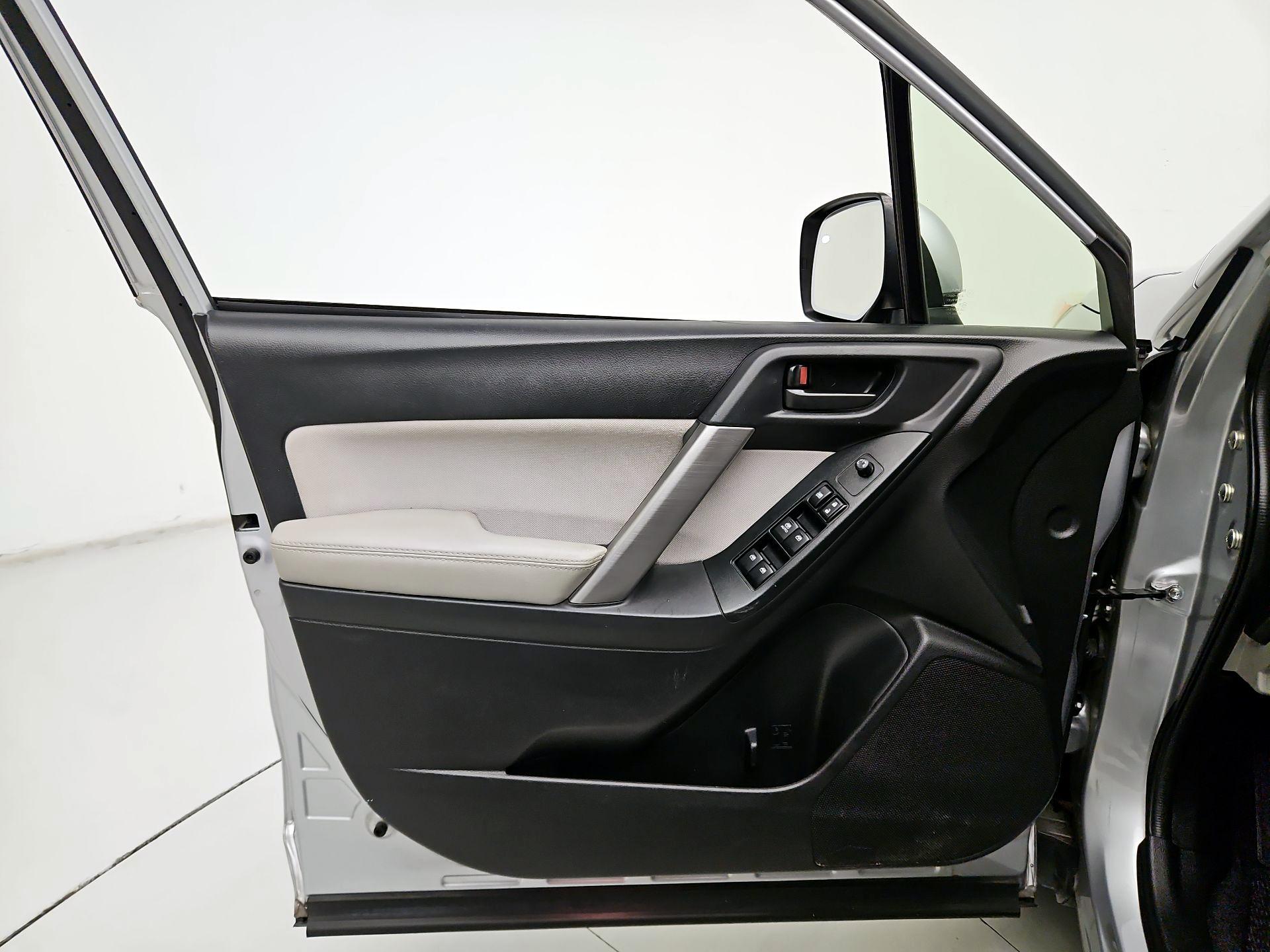 Thumbnail: 2016 Subaru Forester - 12