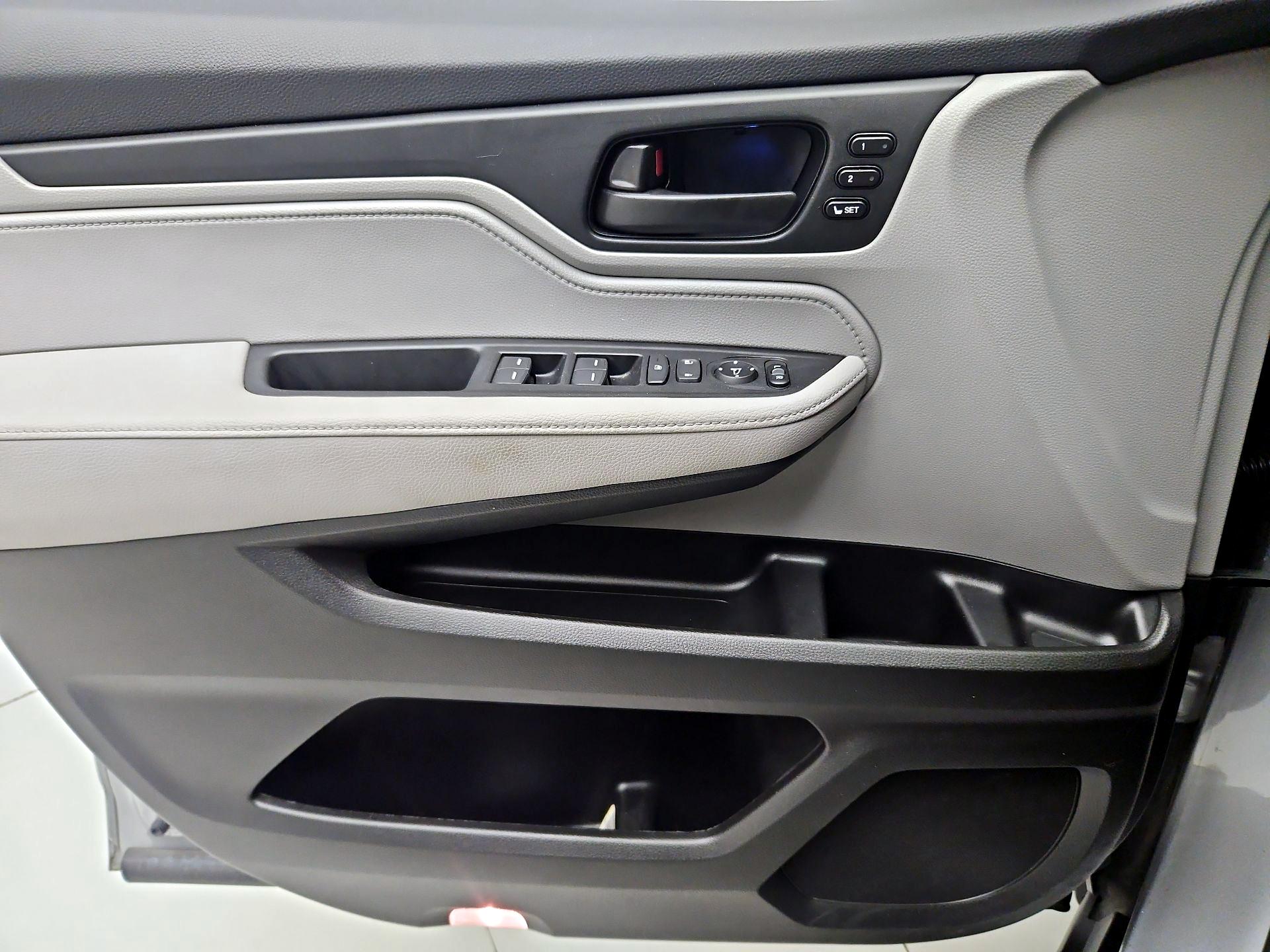 Thumbnail: 2023 Honda Odyssey - 12
