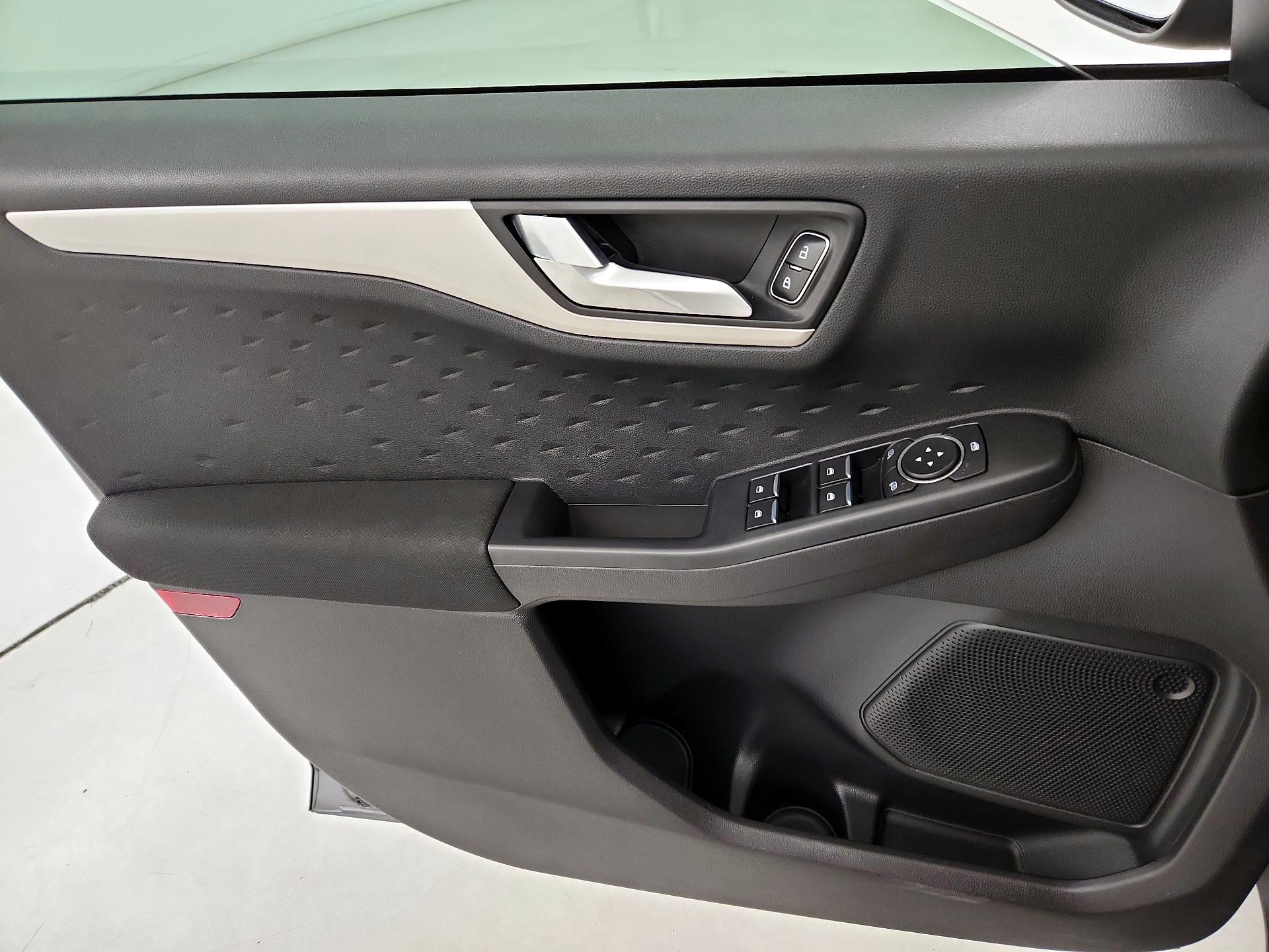 Thumbnail: 2020 Ford Escape - 12