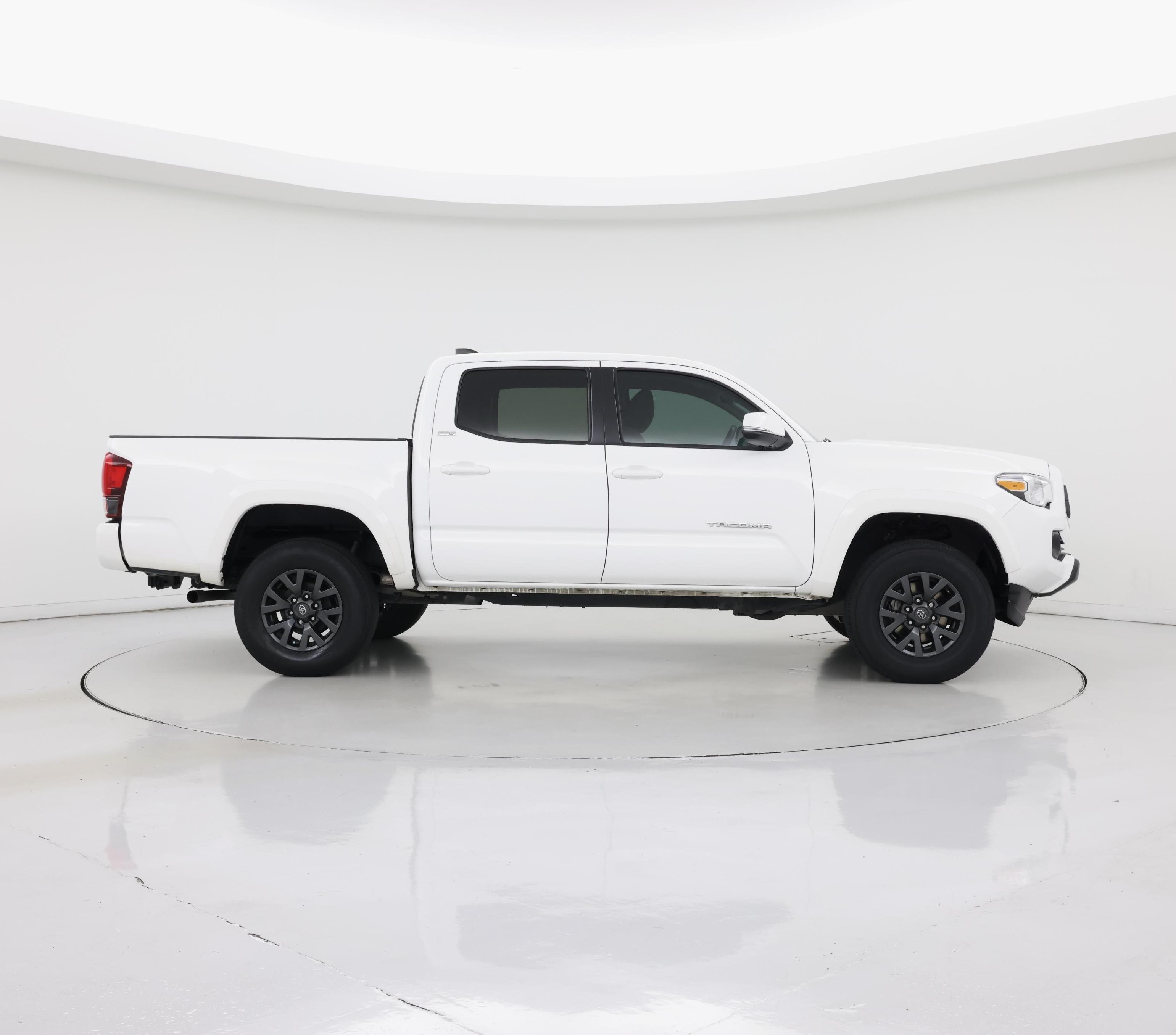 Thumbnail: 2021 Toyota Tacoma - 7
