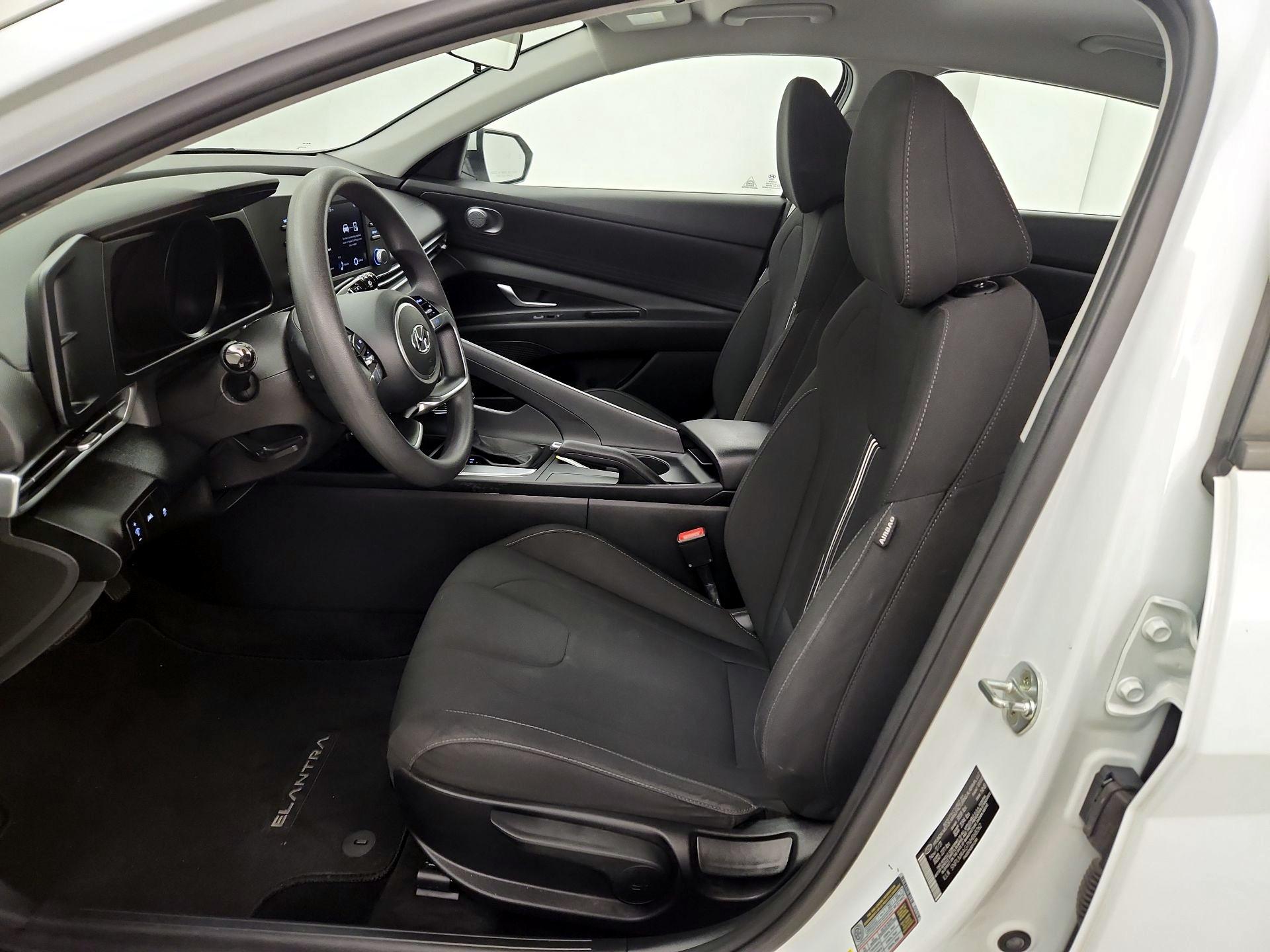 Thumbnail: 2022 Hyundai Elantra - 11