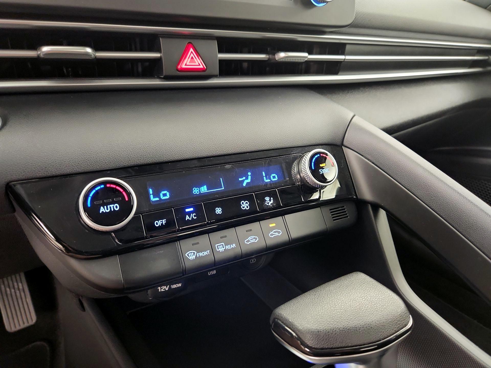 Thumbnail: 2022 Hyundai Elantra - 16