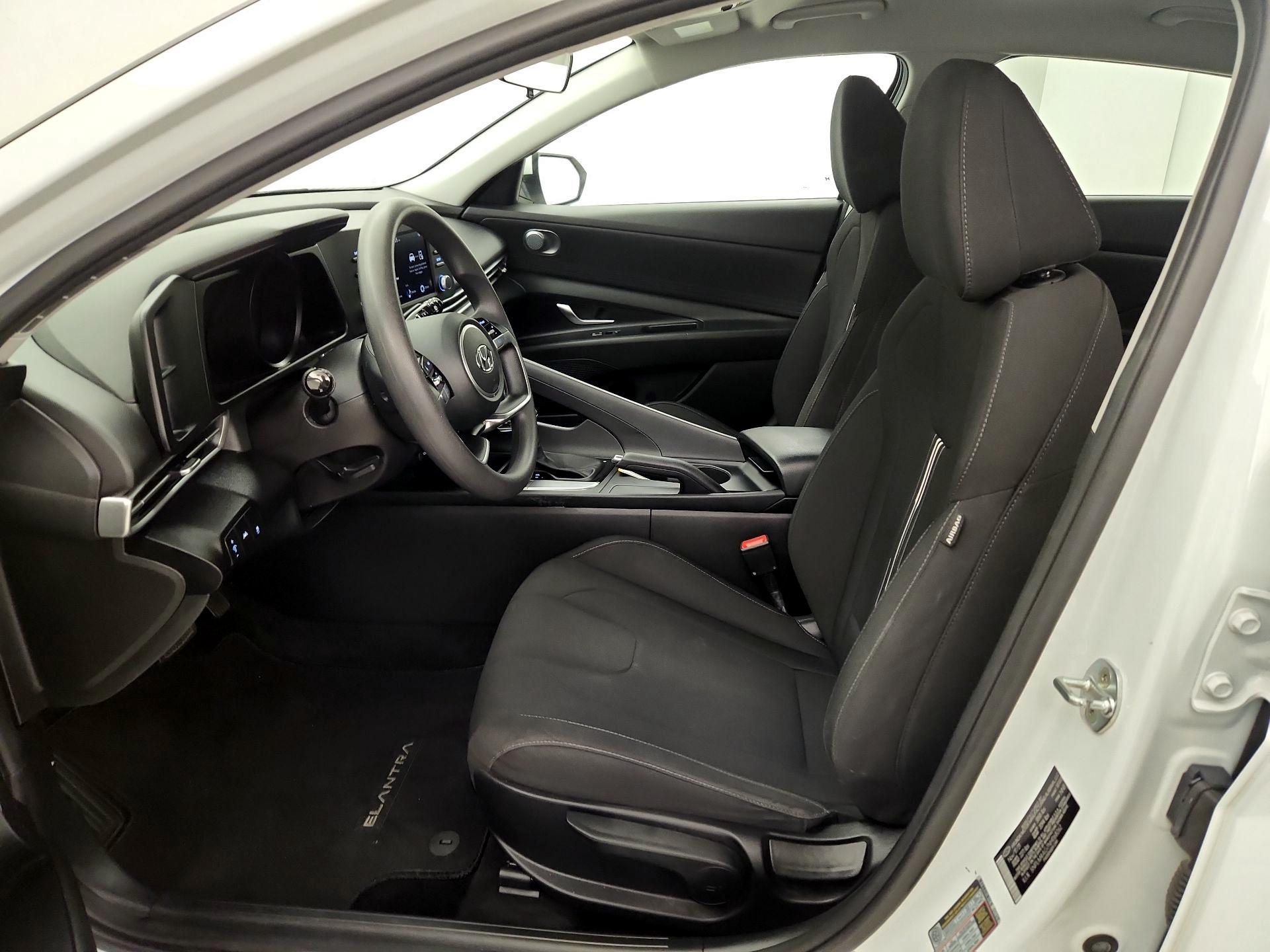 Thumbnail: 2022 Hyundai Elantra - 19