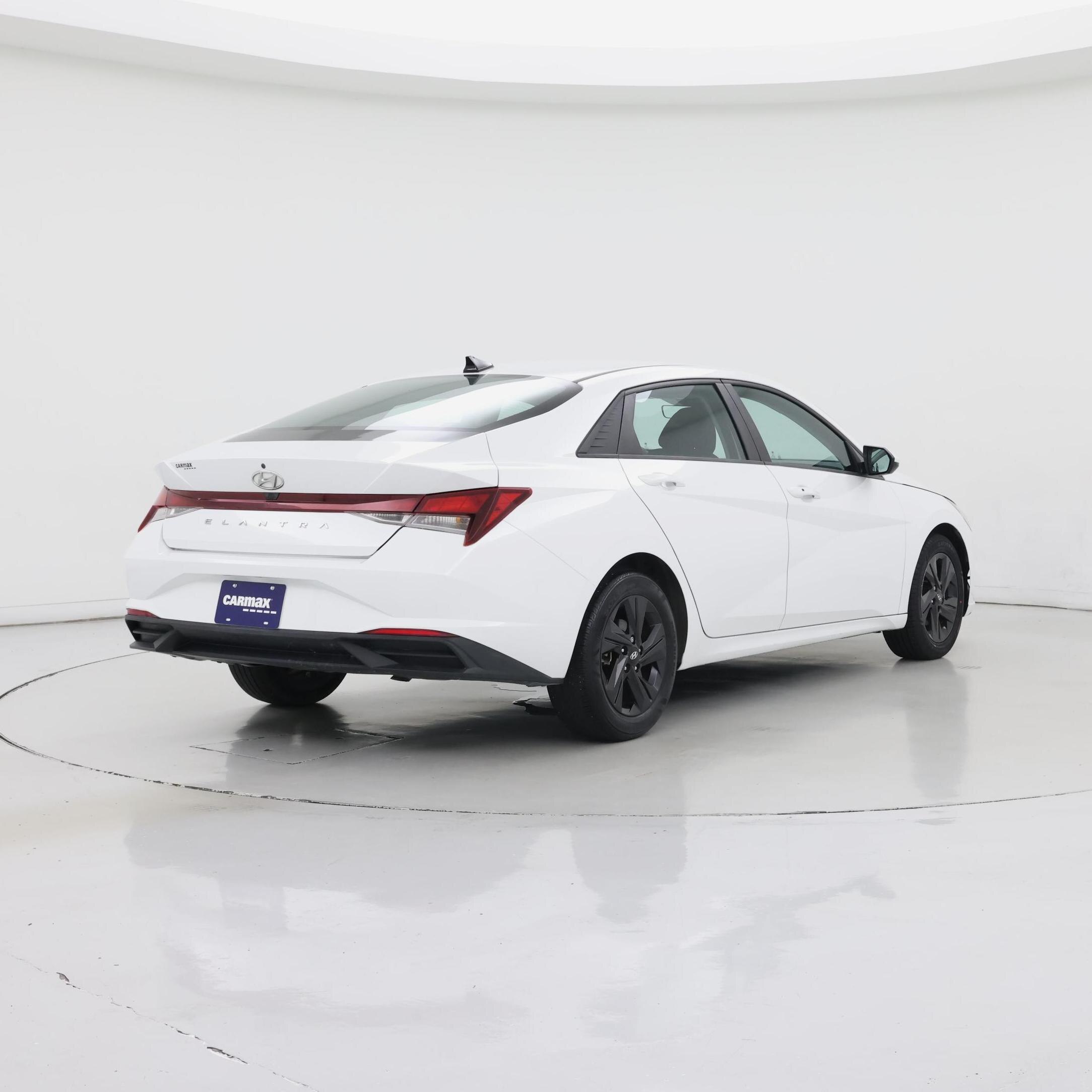 Thumbnail: 2022 Hyundai Elantra - 8