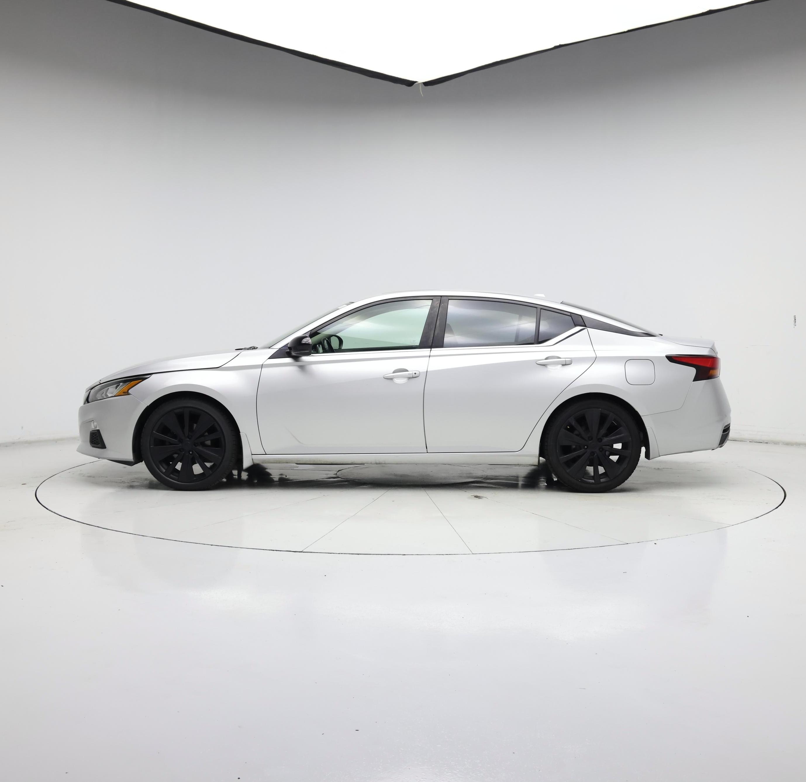 Thumbnail: 2020 Nissan Altima - 3