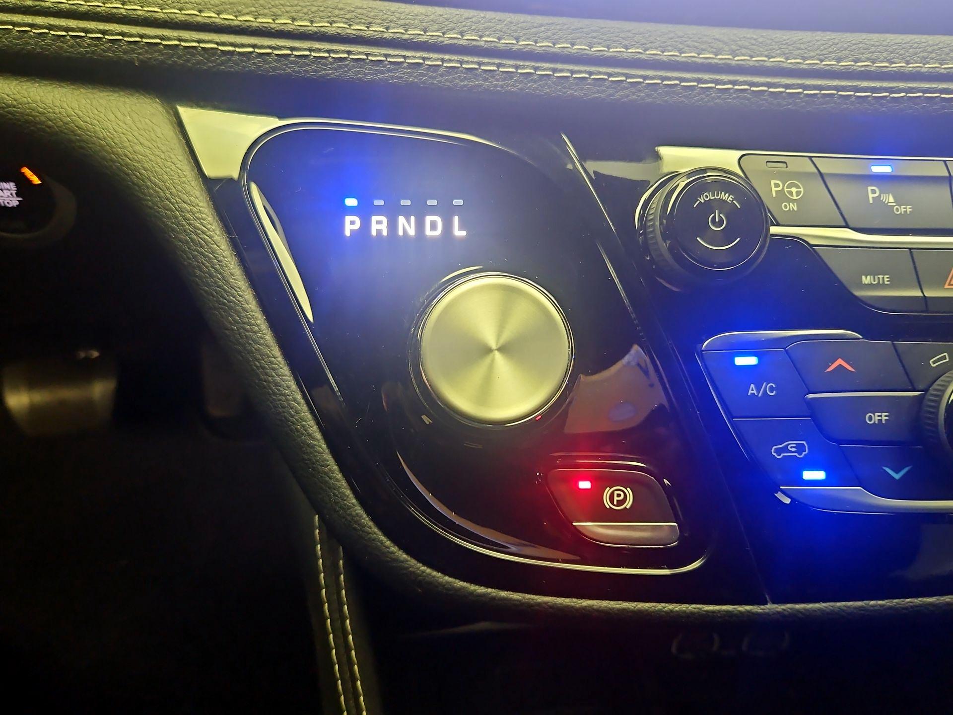 Thumbnail: 2021 Chrysler Pacifica - 18