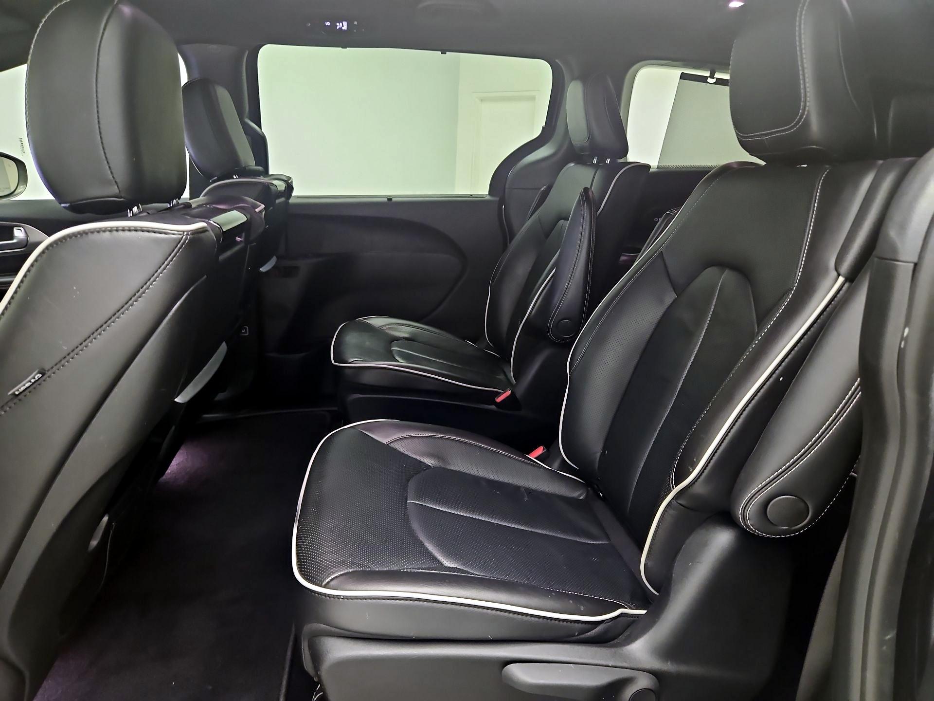Thumbnail: 2021 Chrysler Pacifica - 20