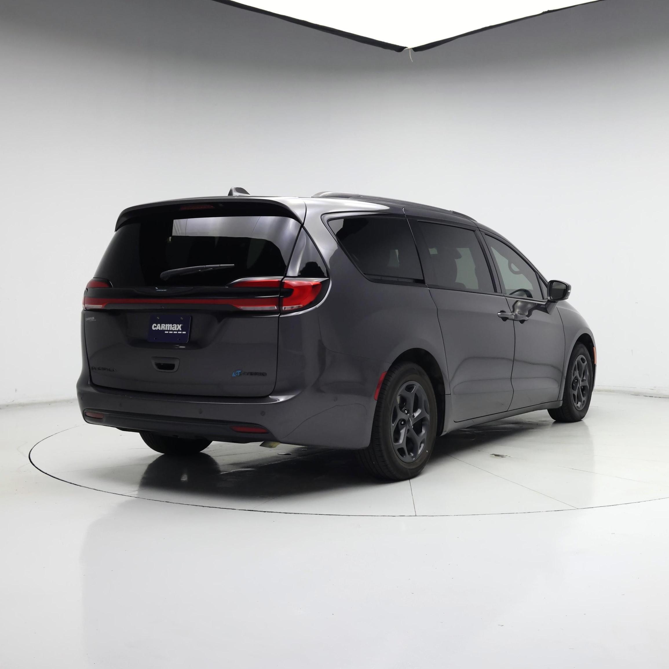 Thumbnail: 2021 Chrysler Pacifica - 8