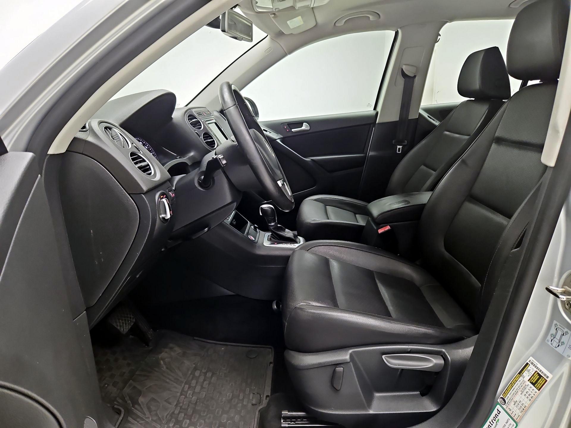 Thumbnail: 2017 Volkswagen Tiguan - 11