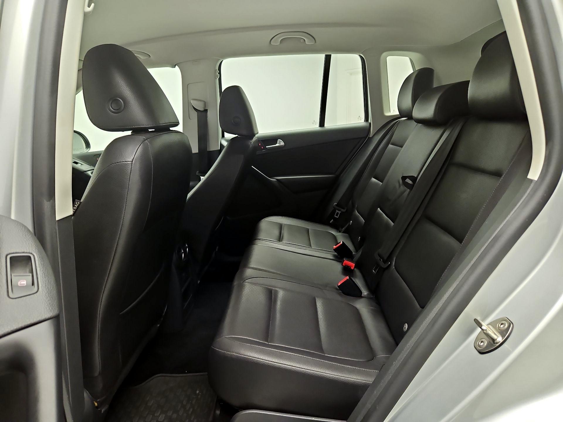 Thumbnail: 2017 Volkswagen Tiguan - 17