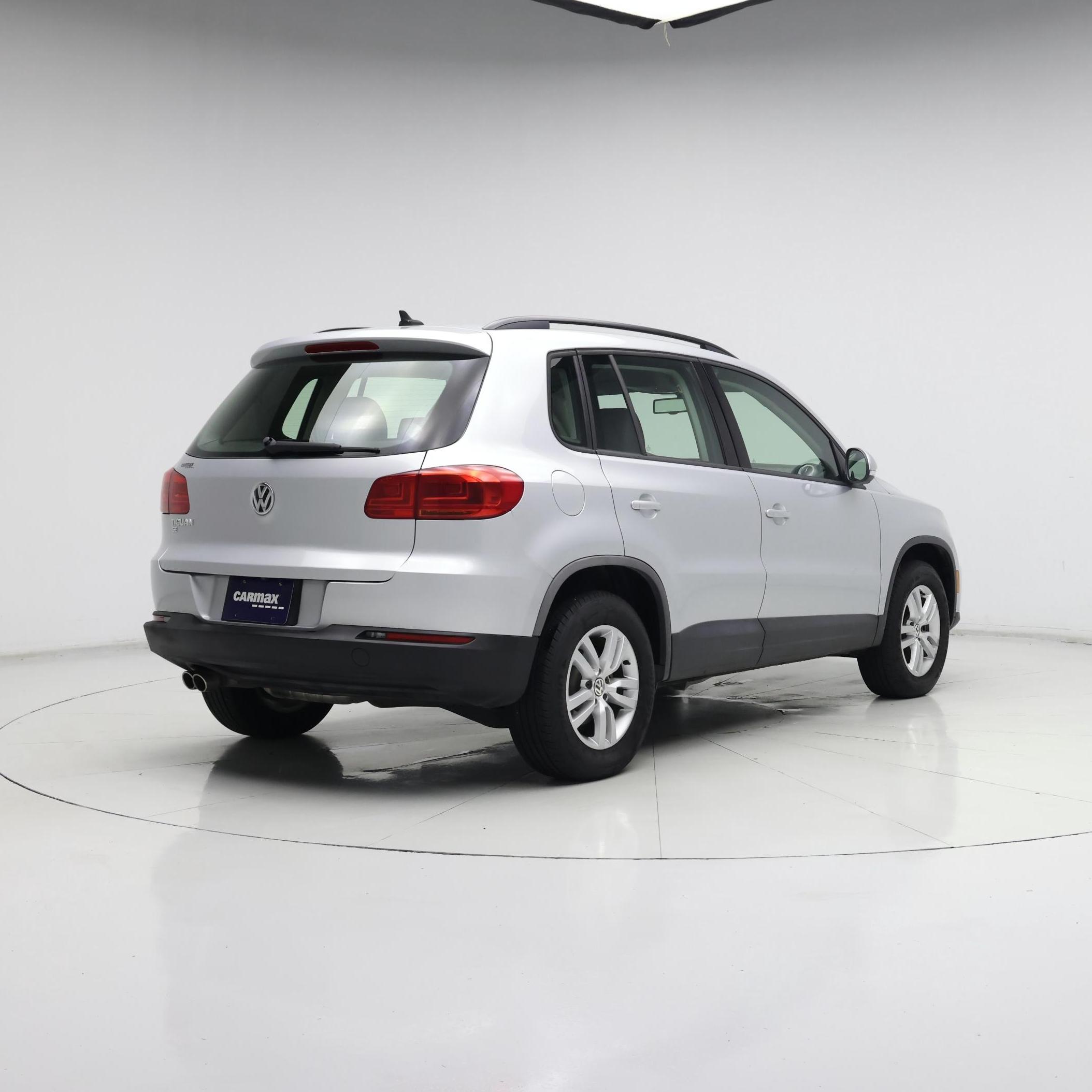 Thumbnail: 2017 Volkswagen Tiguan - 8