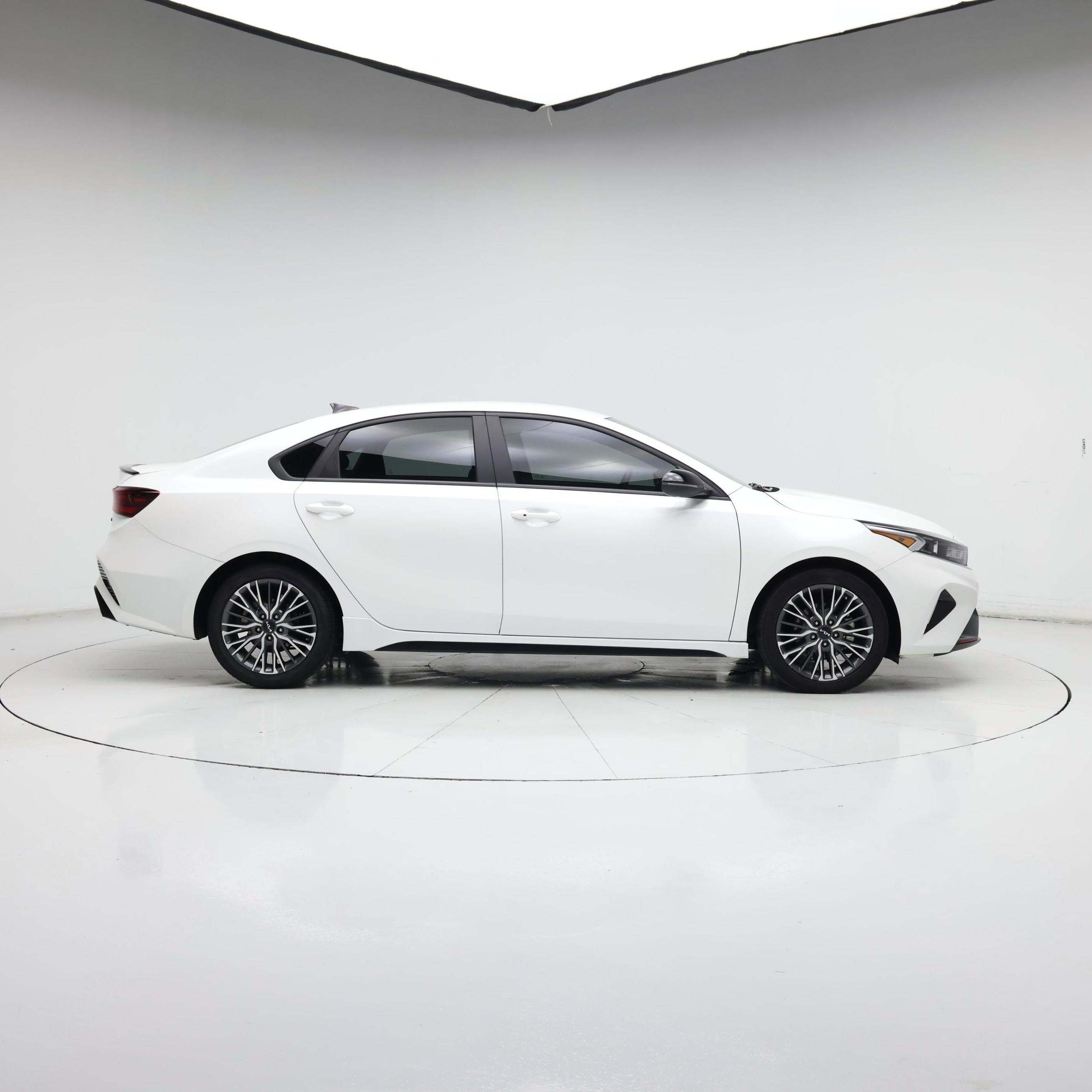 Thumbnail: 2023 Kia Forte - 7