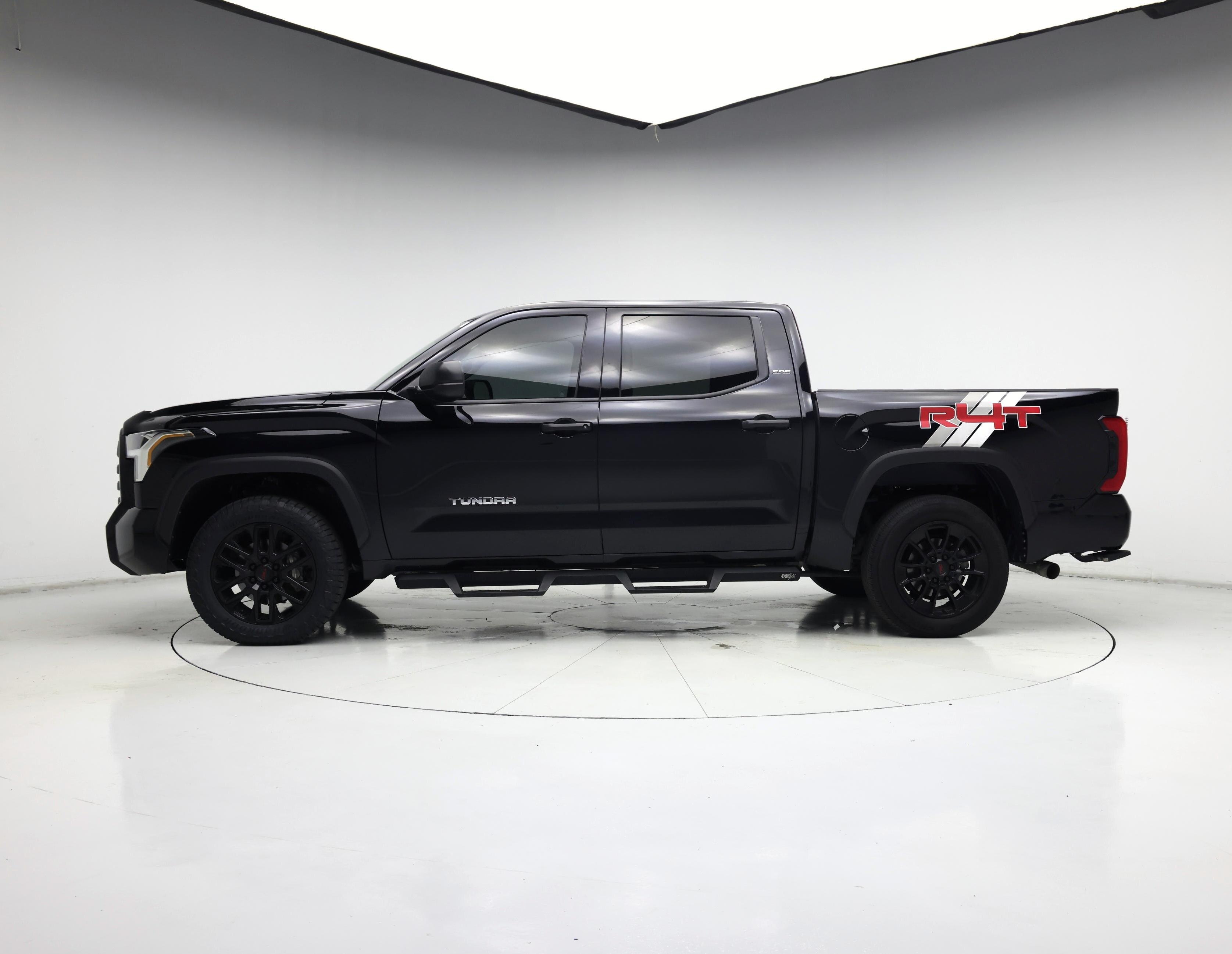 Thumbnail: 2024 Toyota Tundra - 3