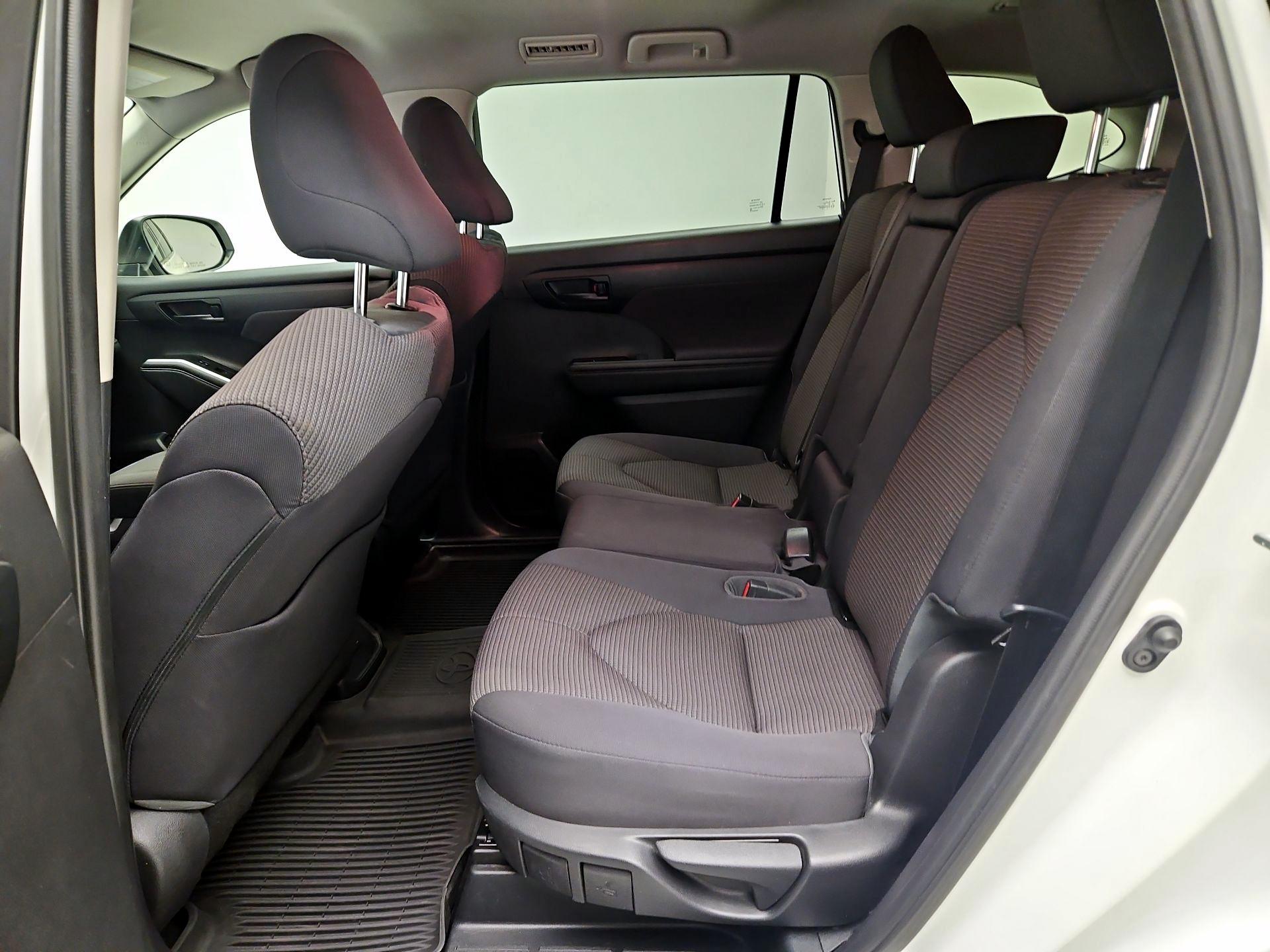 Thumbnail: 2021 Toyota Highlander - 17