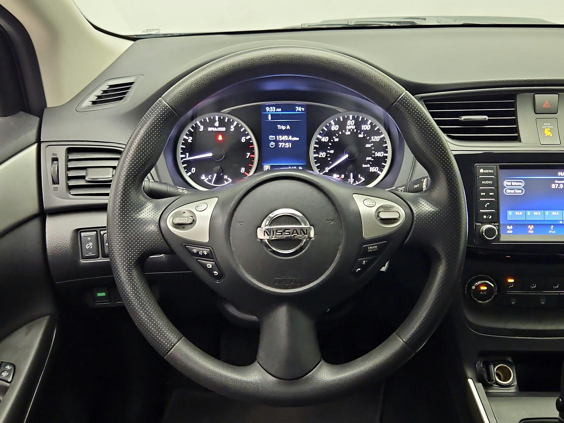 Thumbnail: 2019 Nissan Sentra - 10