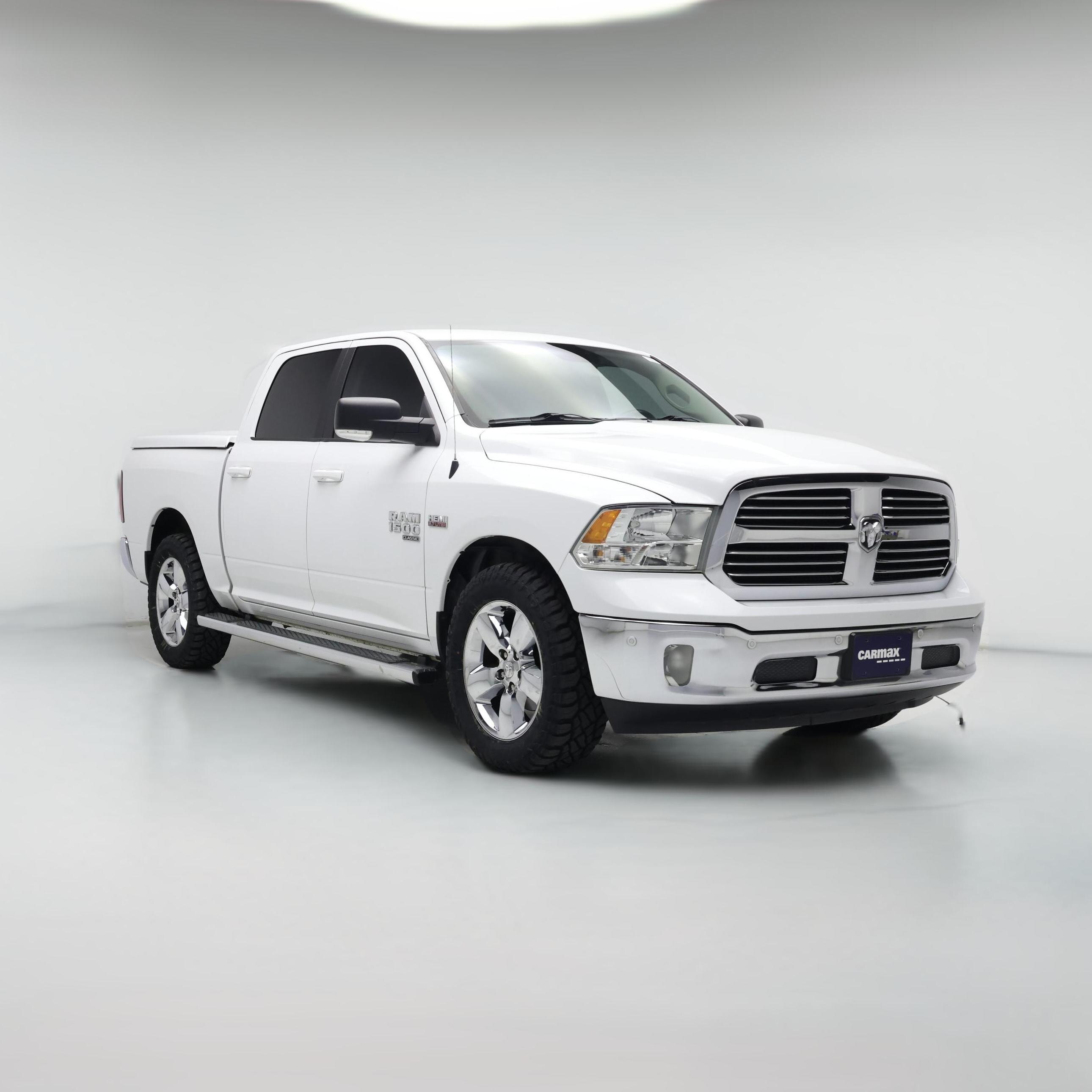 Thumbnail: 2019 RAM 1500 Classic - 1
