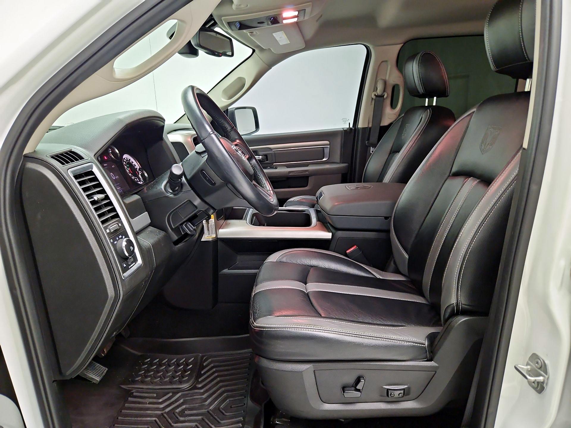 Thumbnail: 2019 RAM 1500 Classic - 11