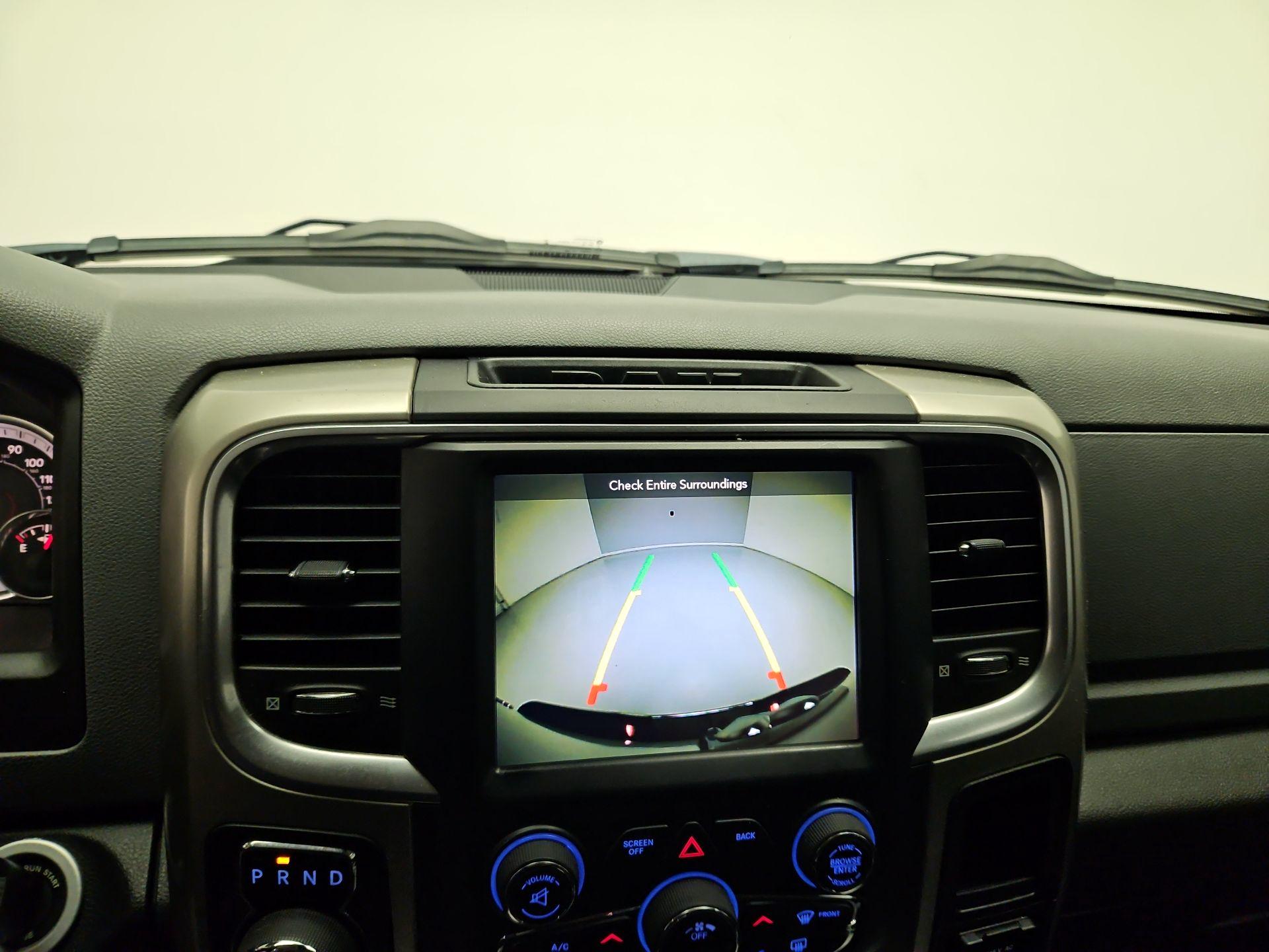 Thumbnail: 2019 RAM 1500 Classic - 14