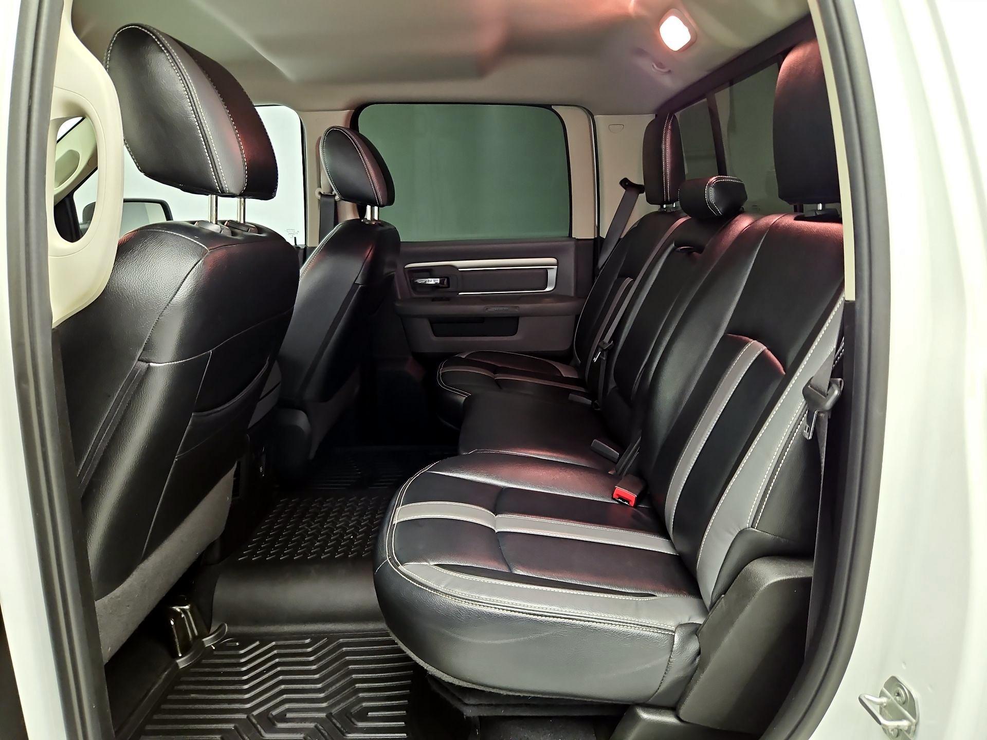 Thumbnail: 2019 RAM 1500 Classic - 18