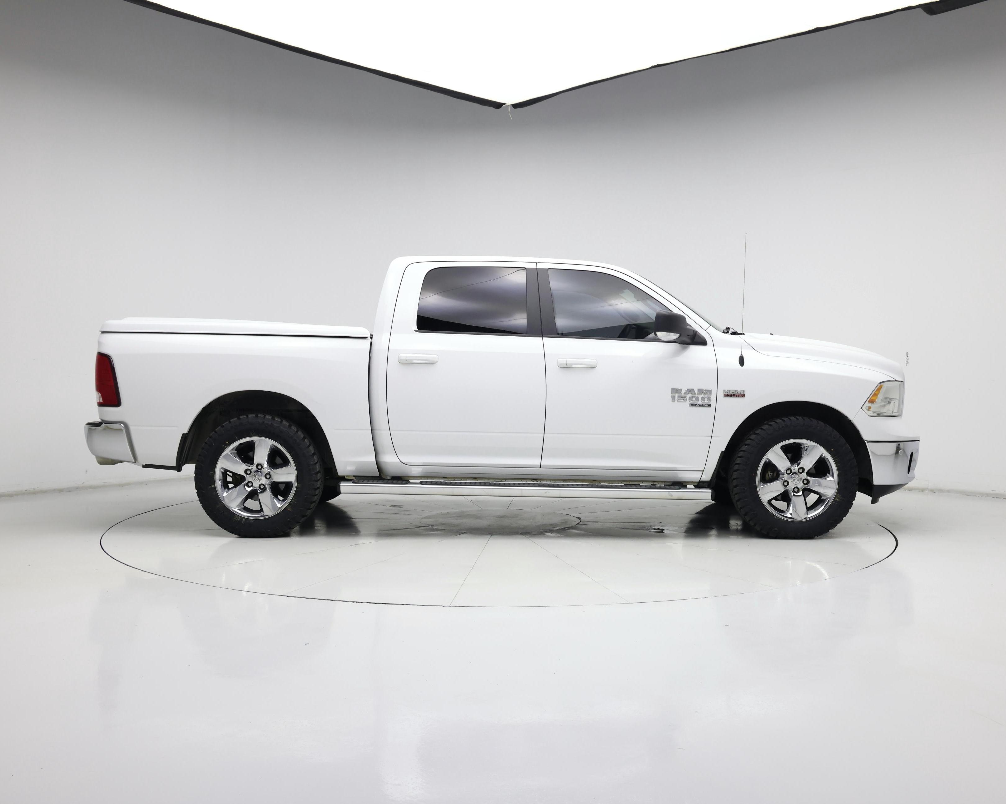 Thumbnail: 2019 RAM 1500 Classic - 7