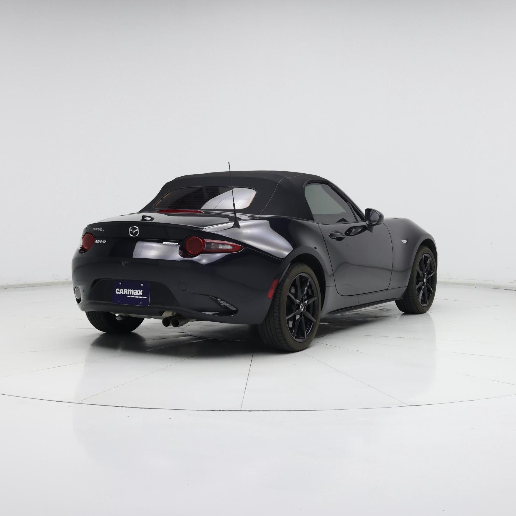Thumbnail: 2021 Mazda MX-5 Miata - 8