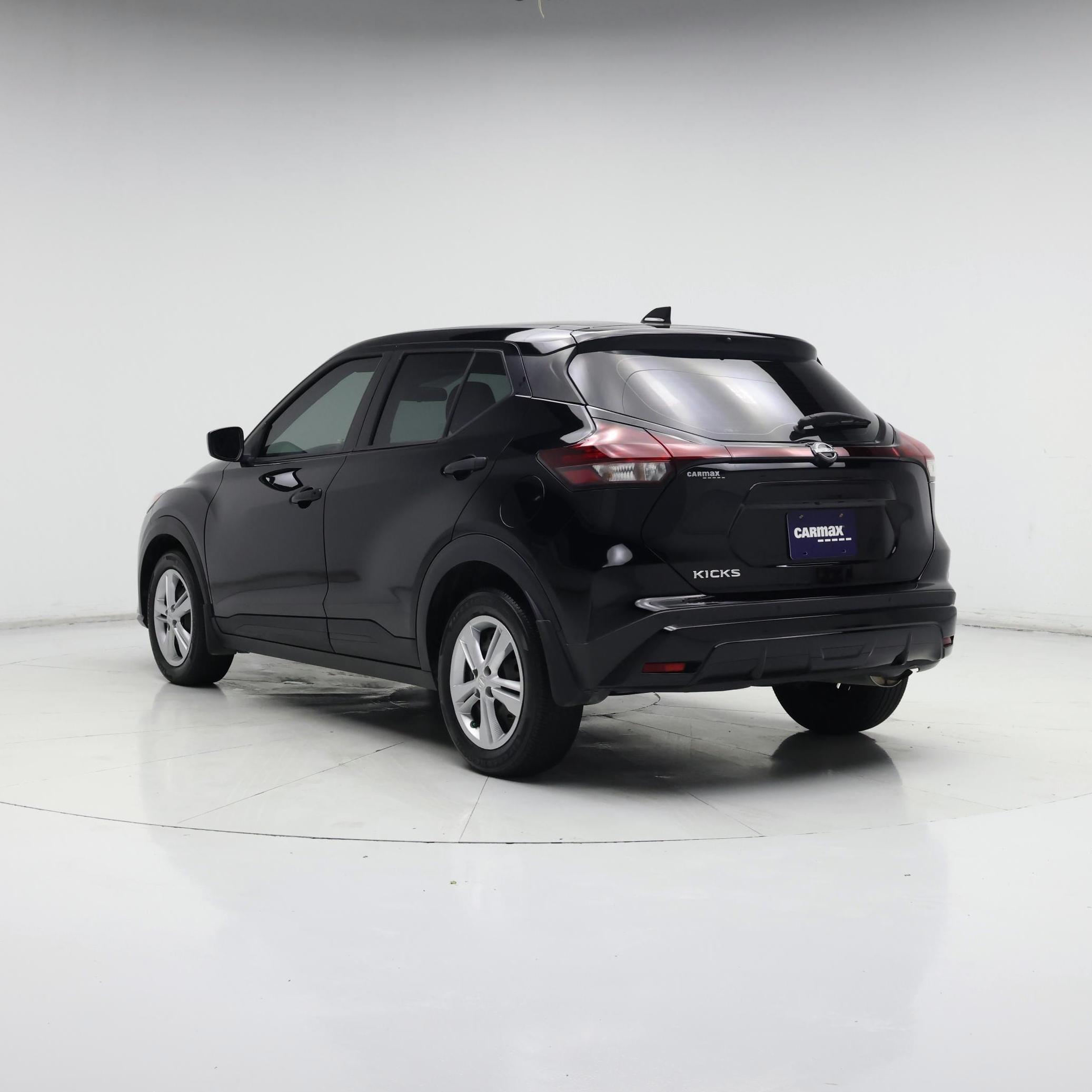 Thumbnail: 2023 Nissan Kicks - 2