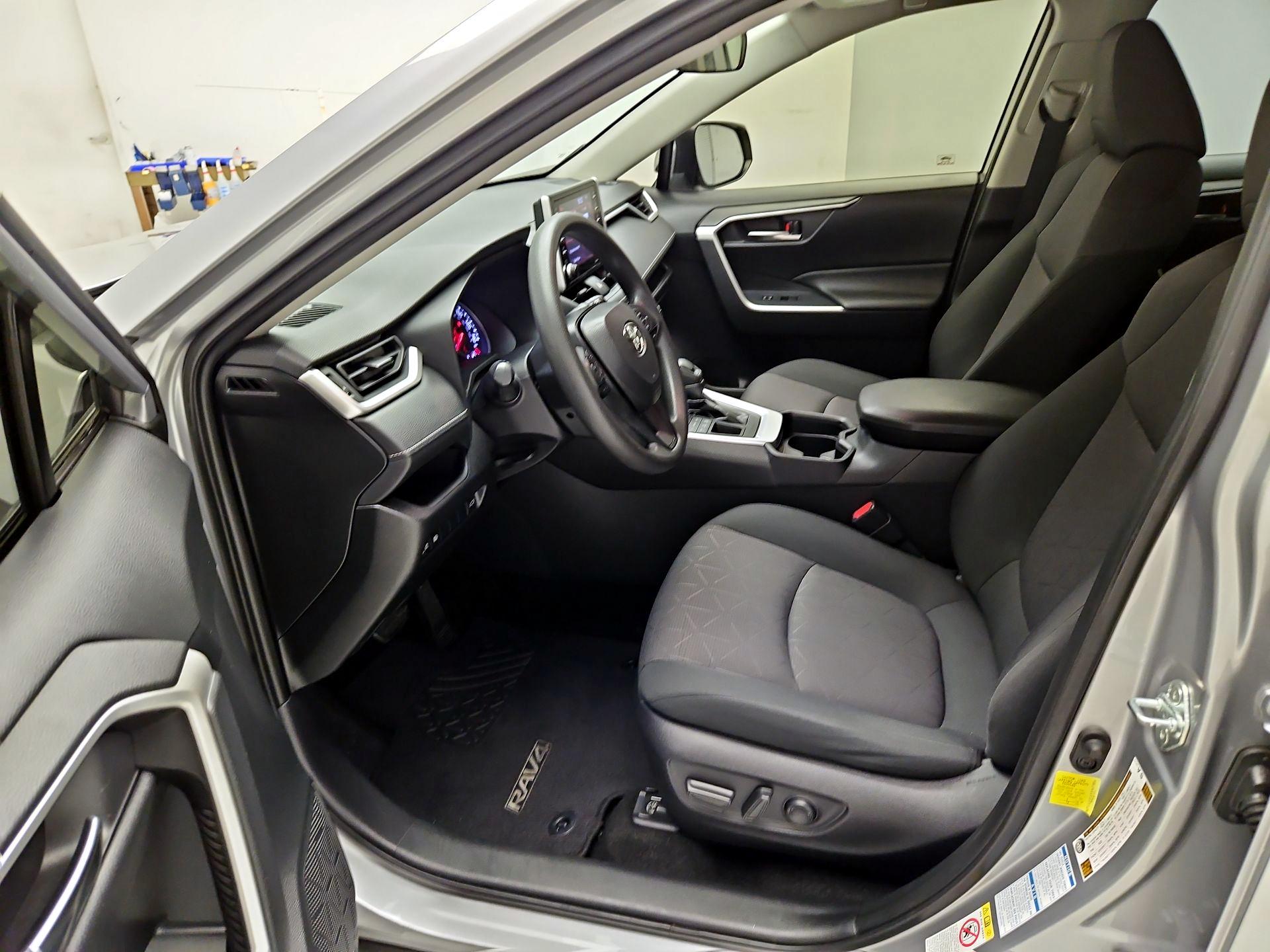 Thumbnail: 2019 Toyota RAV4 - 11