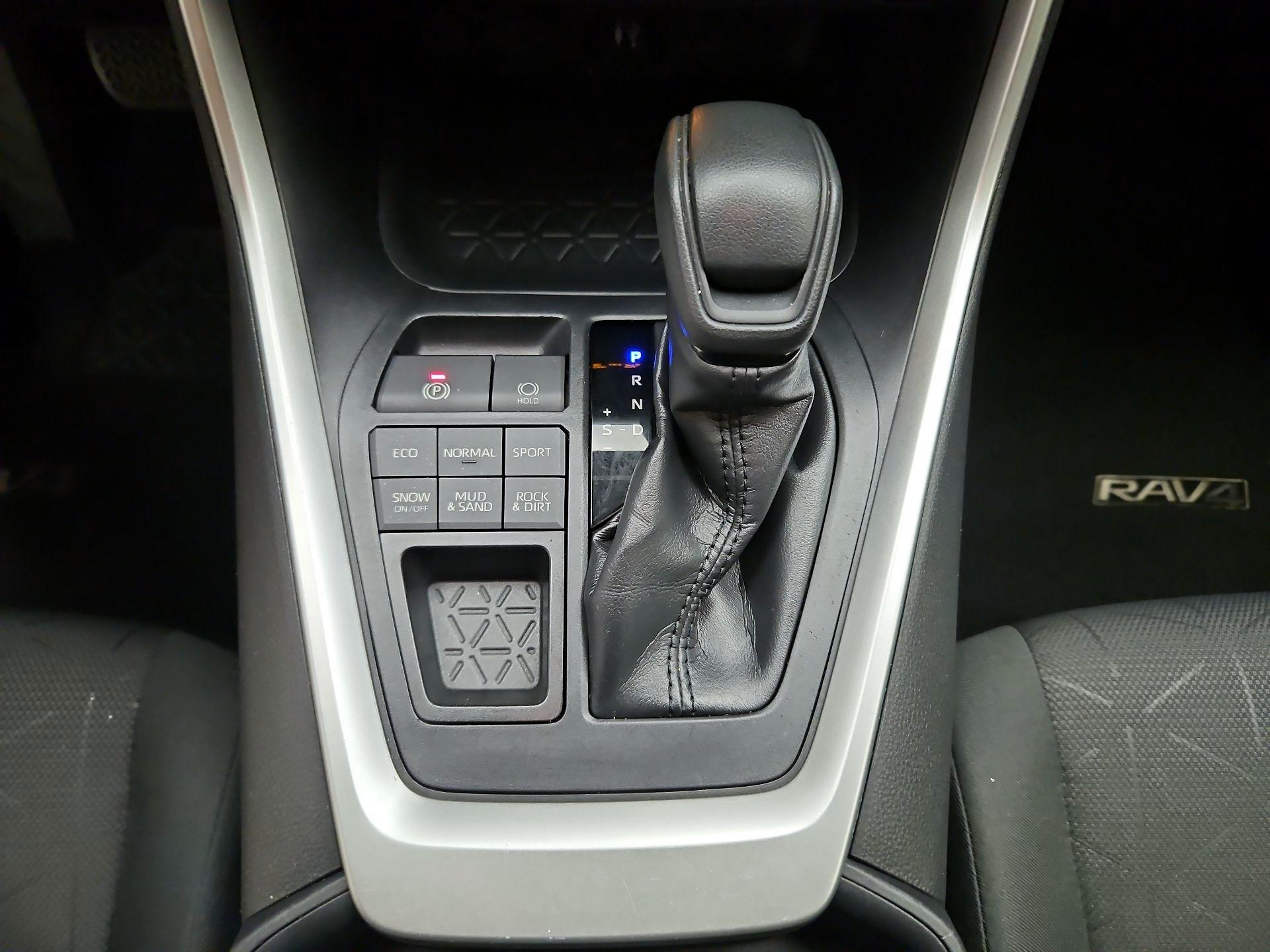 Thumbnail: 2019 Toyota RAV4 - 17