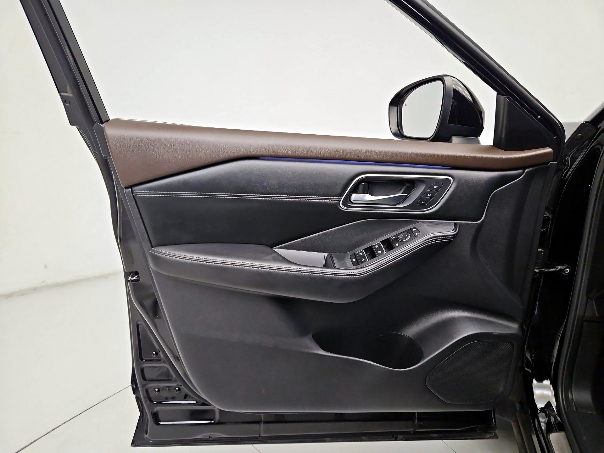 Thumbnail: 2023 Nissan Rogue - 12