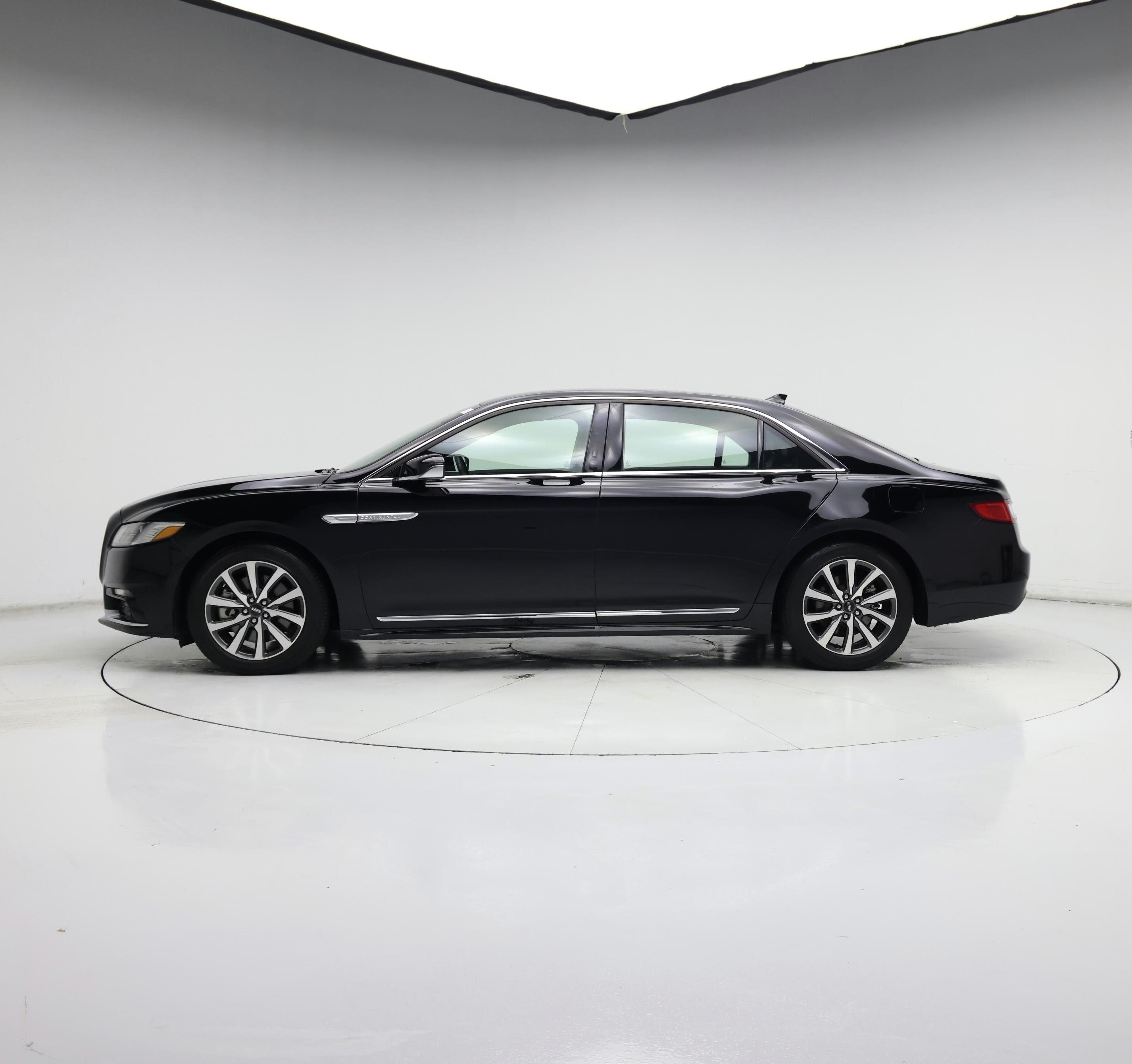 Thumbnail: 2018 Lincoln Continental - 3