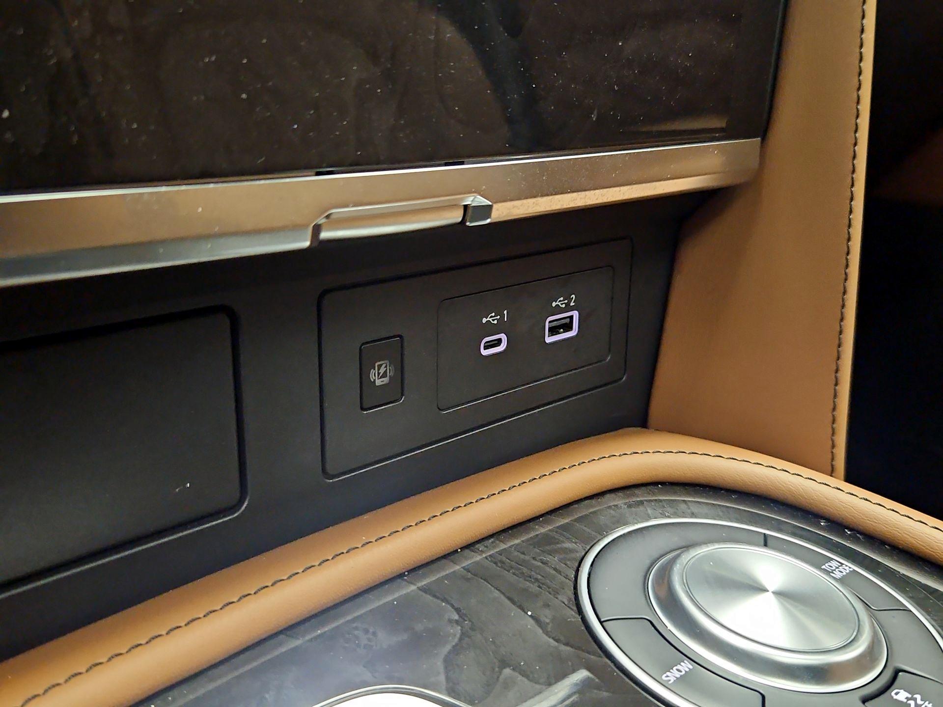 Thumbnail: 2022 INFINITI QX80 - 19