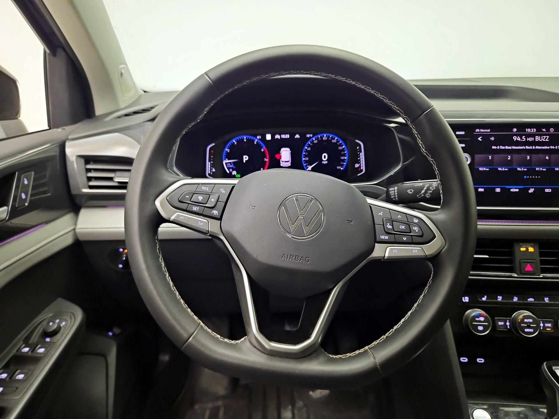 Thumbnail: 2022 Volkswagen Taos - 10