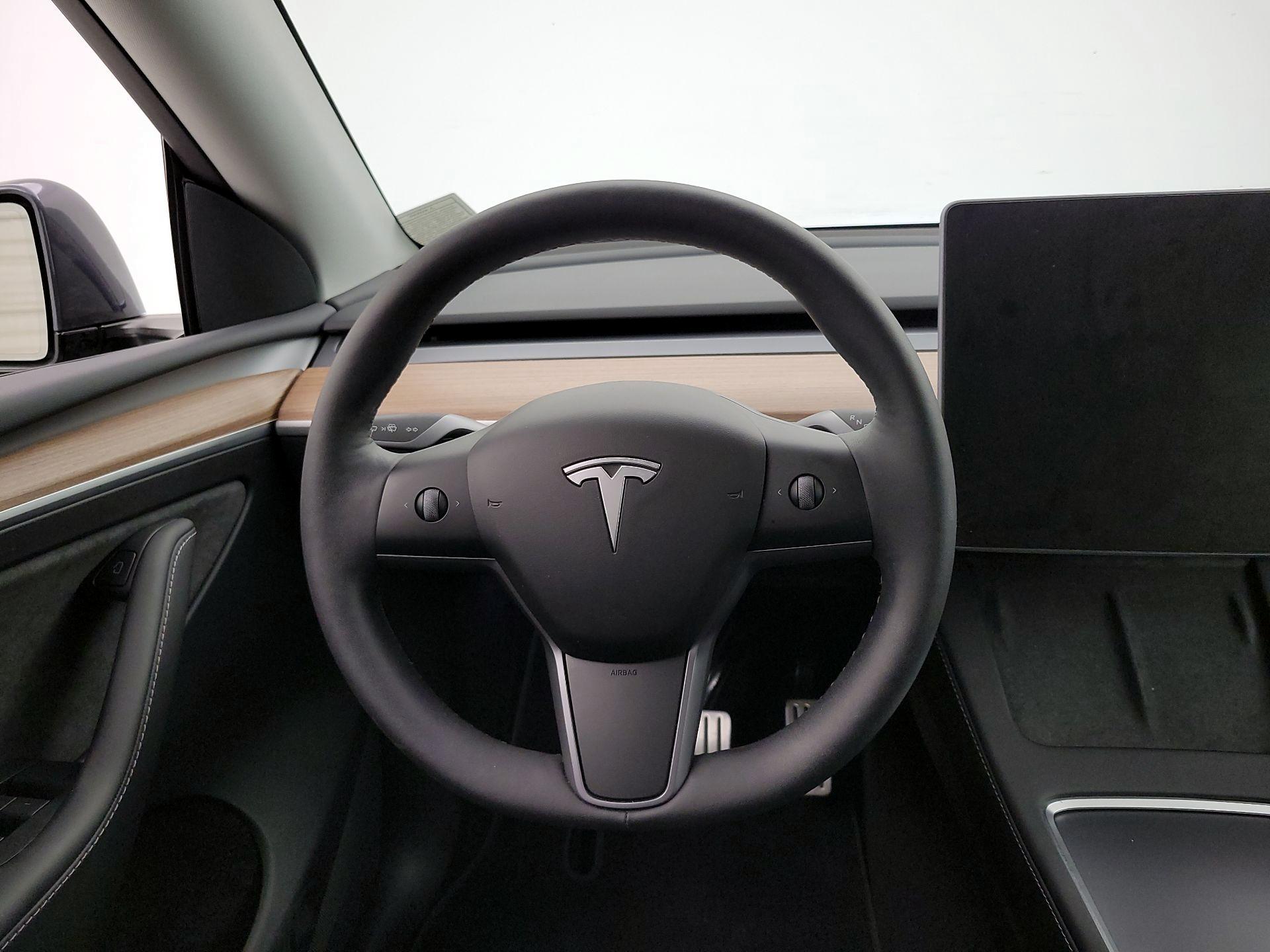 Thumbnail: 2023 Tesla Model Y - 10